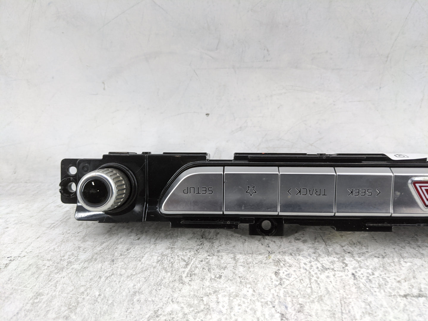 2020-2022 Kia Telluride Radio Control Panel 1478322 - Oemusedautoparts1.com