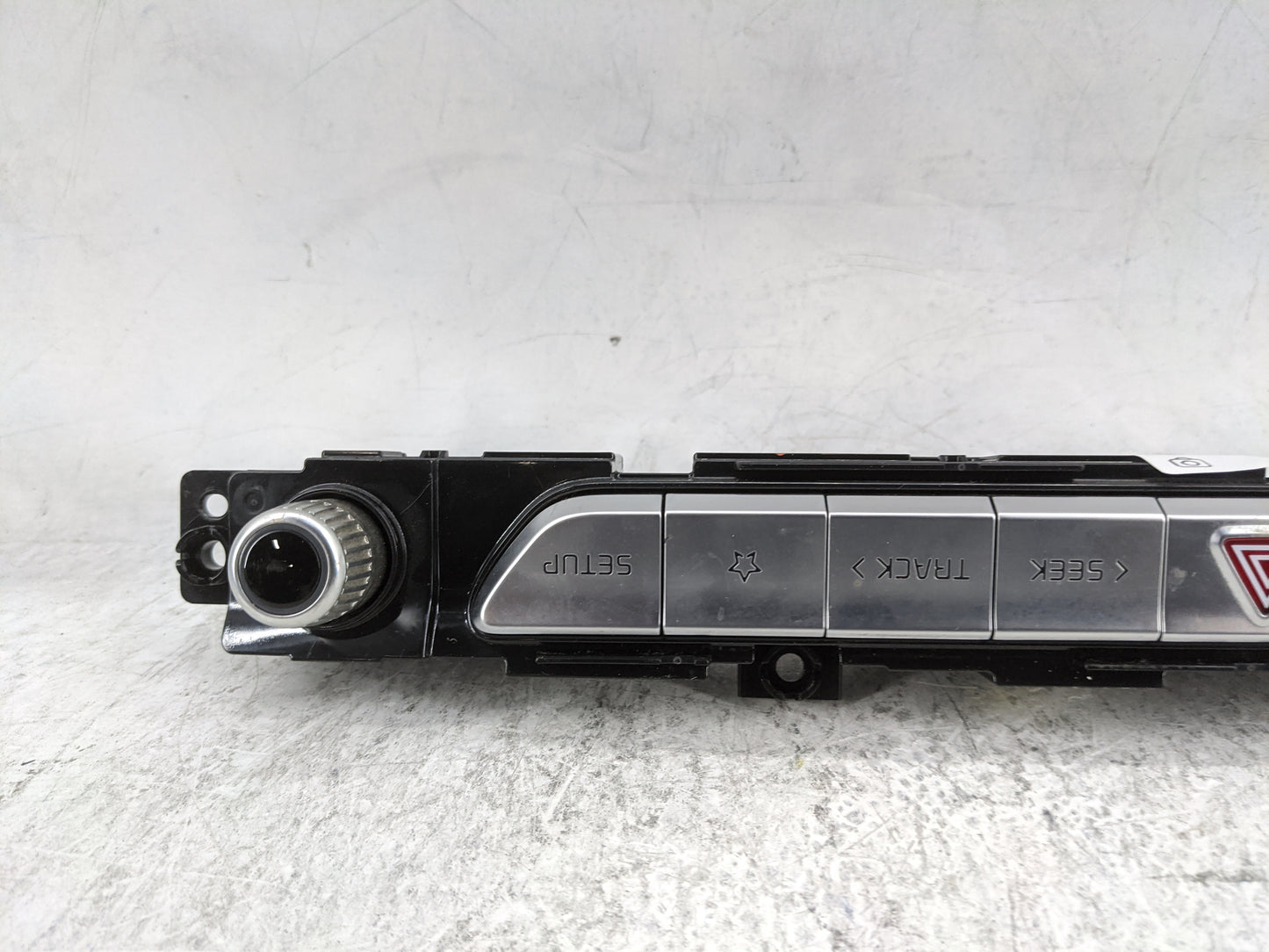 2020-2022 Kia Telluride Radio Control Panel 1478322 - Oemusedautoparts1.com