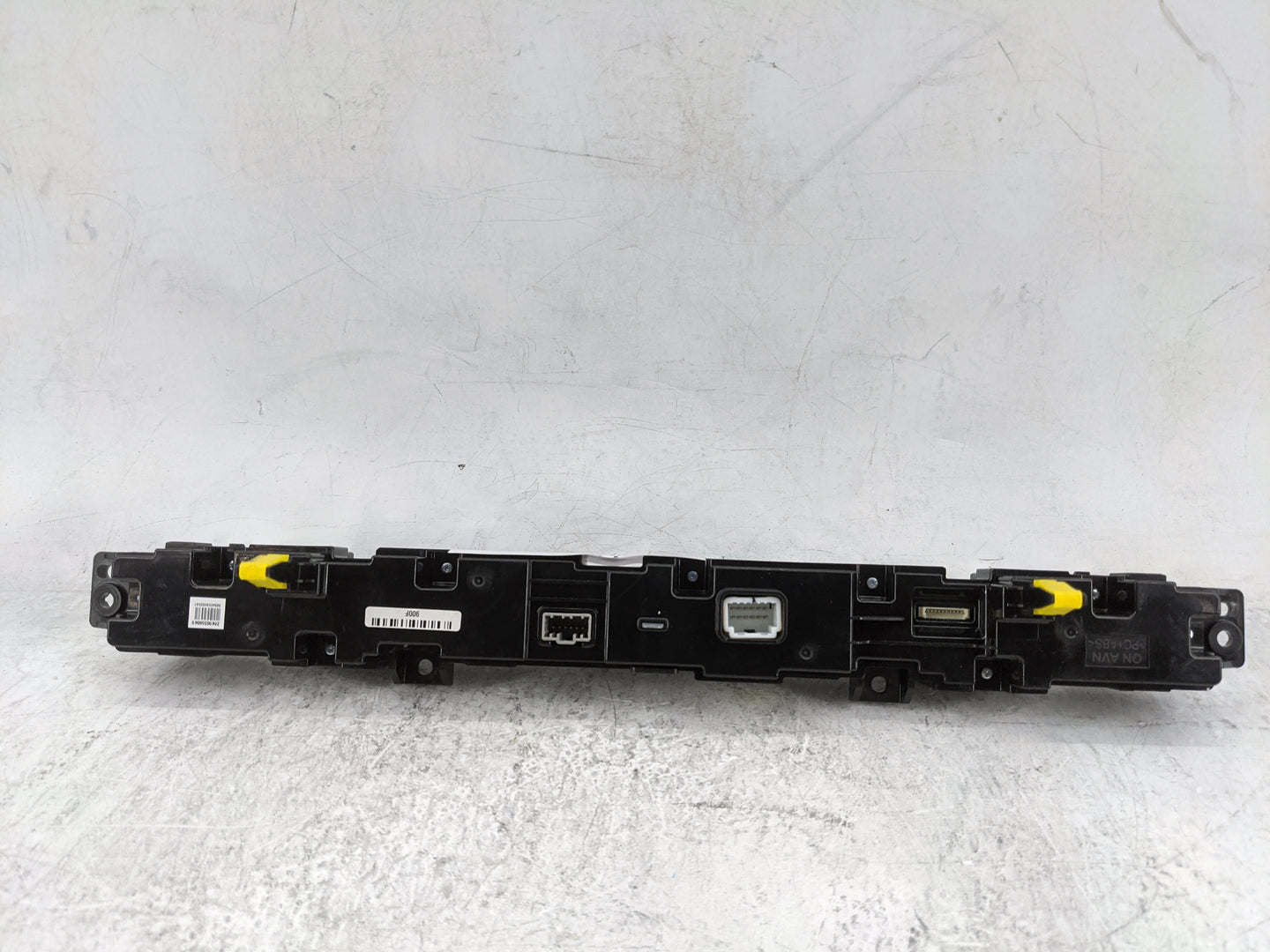 2020-2022 Kia Telluride Radio Control Panel 1478322 - Oemusedautoparts1.com