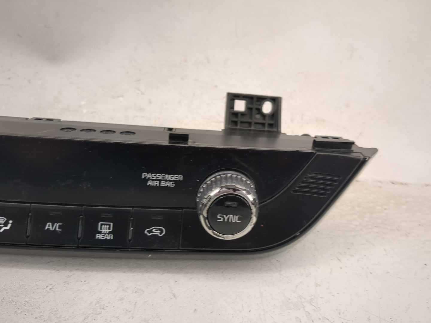 2020-2022 Kia Telluride Climate Control Module Temperature AC/Heater Replacement P/N:97250-S9310 97250-S9XXX Fits OEM Used A