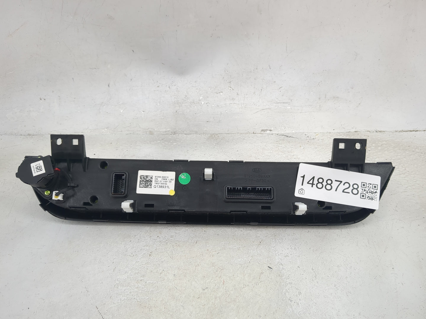 2020-2022 Kia Telluride Climate Control Module Temperature AC/Heater Replacement P/N:97250-S9310 97250-S9XXX Fits OEM Used A