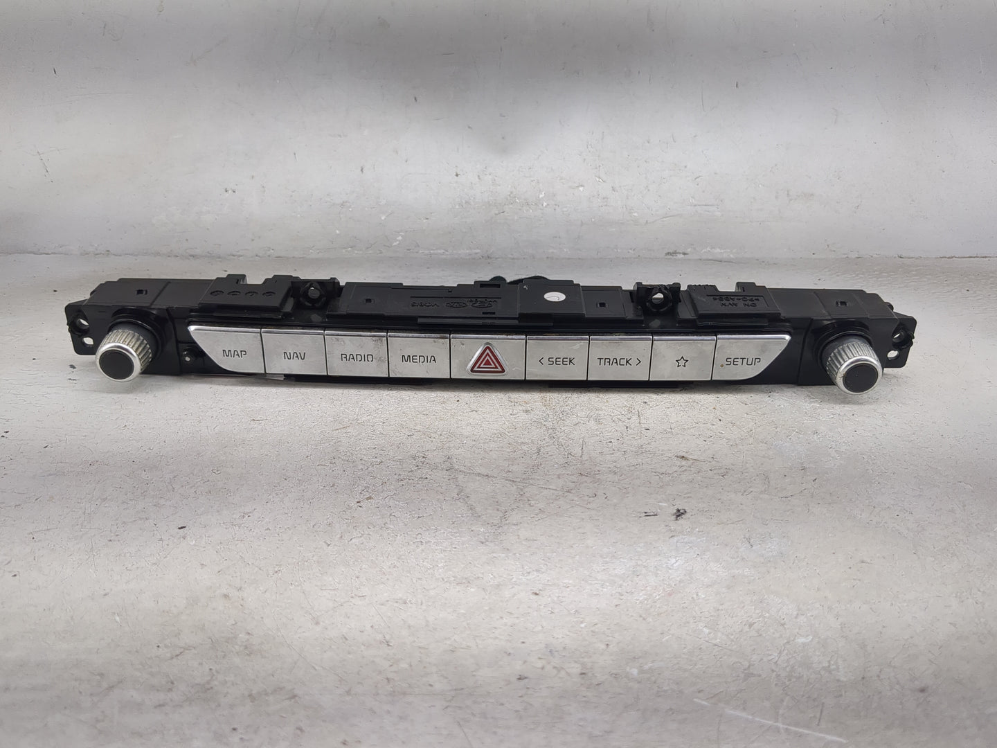 2020-2022 Kia Telluride Radio Control Panel 1492588 - Oemusedautoparts1.com