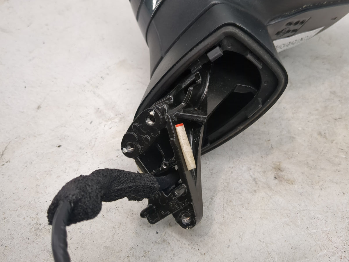 2020-2022 Kia Telluride Passenger Side View Mirror - Right Door Mirror OEM Used - Oemusedautoparts1.com