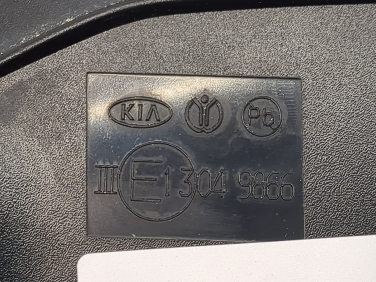 2020-2022 Kia Telluride Passenger Side View Mirror - Right Door Mirror OEM Used - Oemusedautoparts1.com