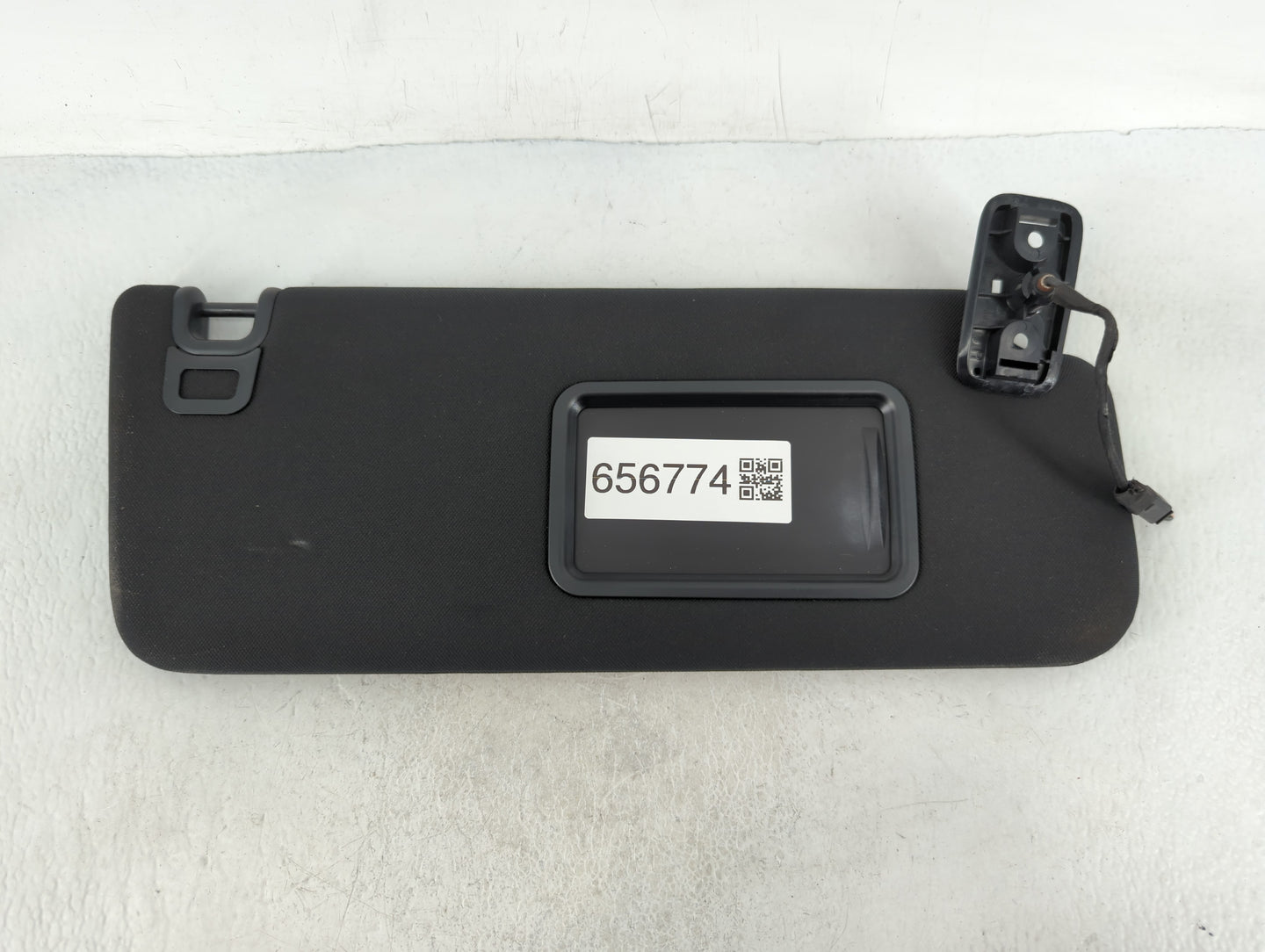 2020 Land Rover Discovery Sun Visor Shade Replacement Passenger Right Mirror Fits OEM Used Auto Parts - Oemusedautoparts1.co