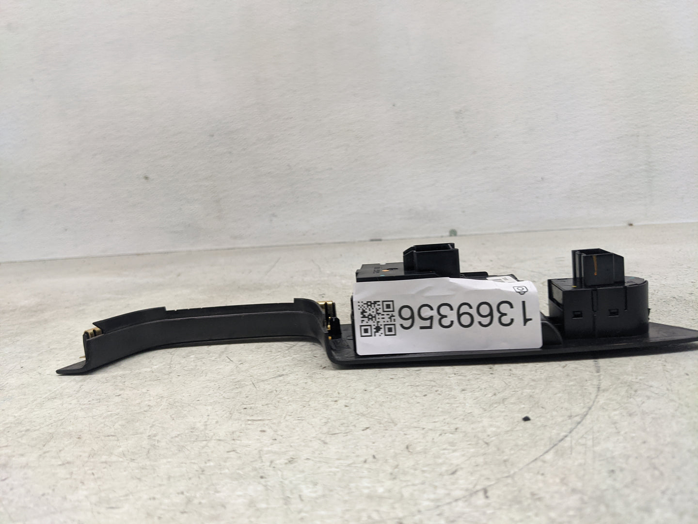 2015-2019 Land Rover Discovery Sport Master Power Window Switch Replacement Driver Side Left P/N:20917598 Fits OEM Used Auto
