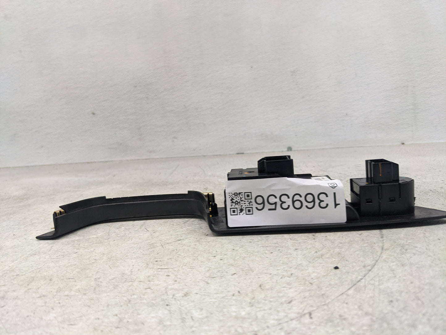 2015-2019 Land Rover Discovery Sport Master Power Window Switch Replacement Driver Side Left P/N:20917598 Fits OEM Used Auto
