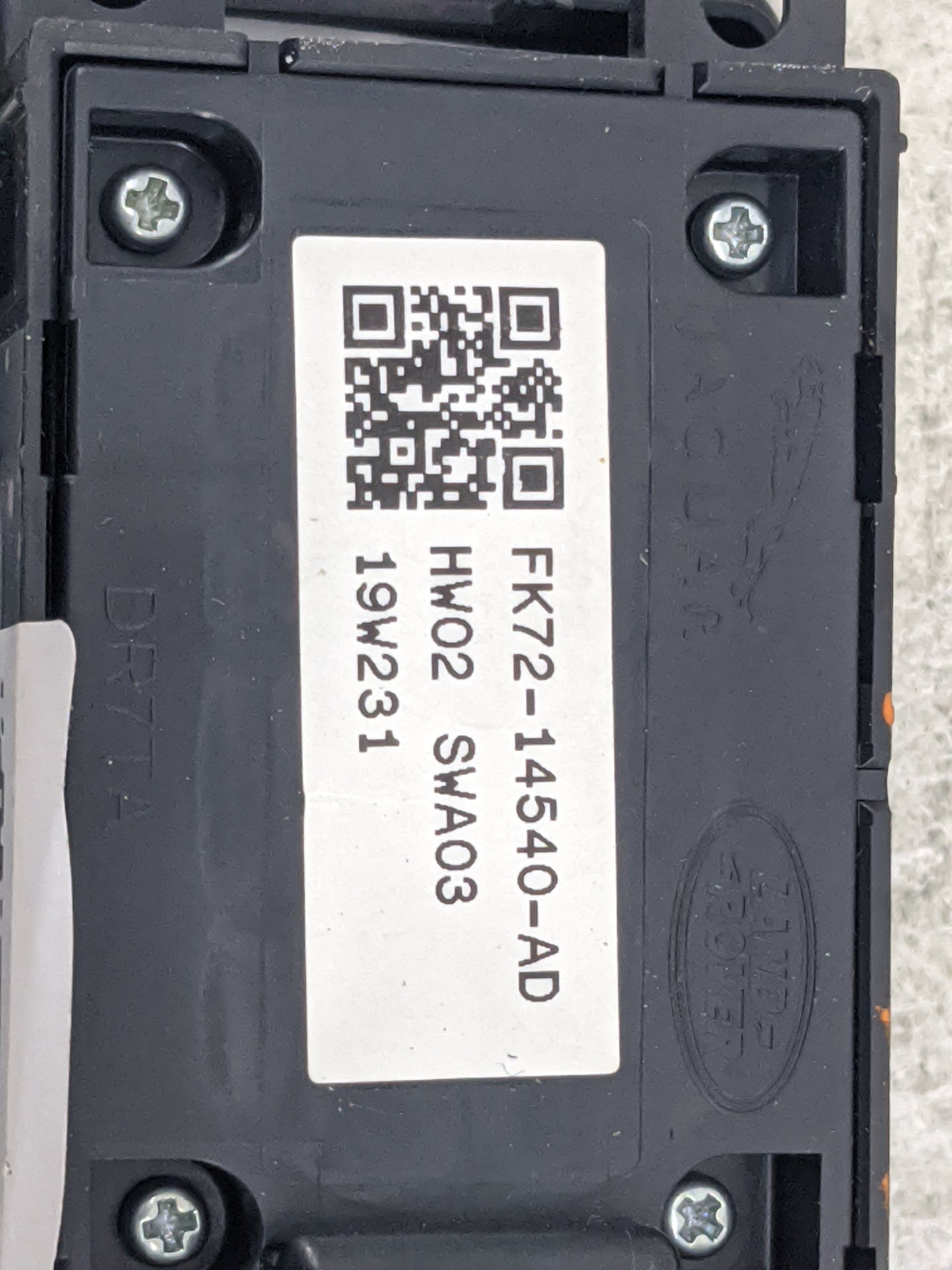 2015-2019 Land Rover Discovery Sport Master Power Window Switch Replacement Driver Side Left P/N:FK72-14540-AD Fits OEM Used