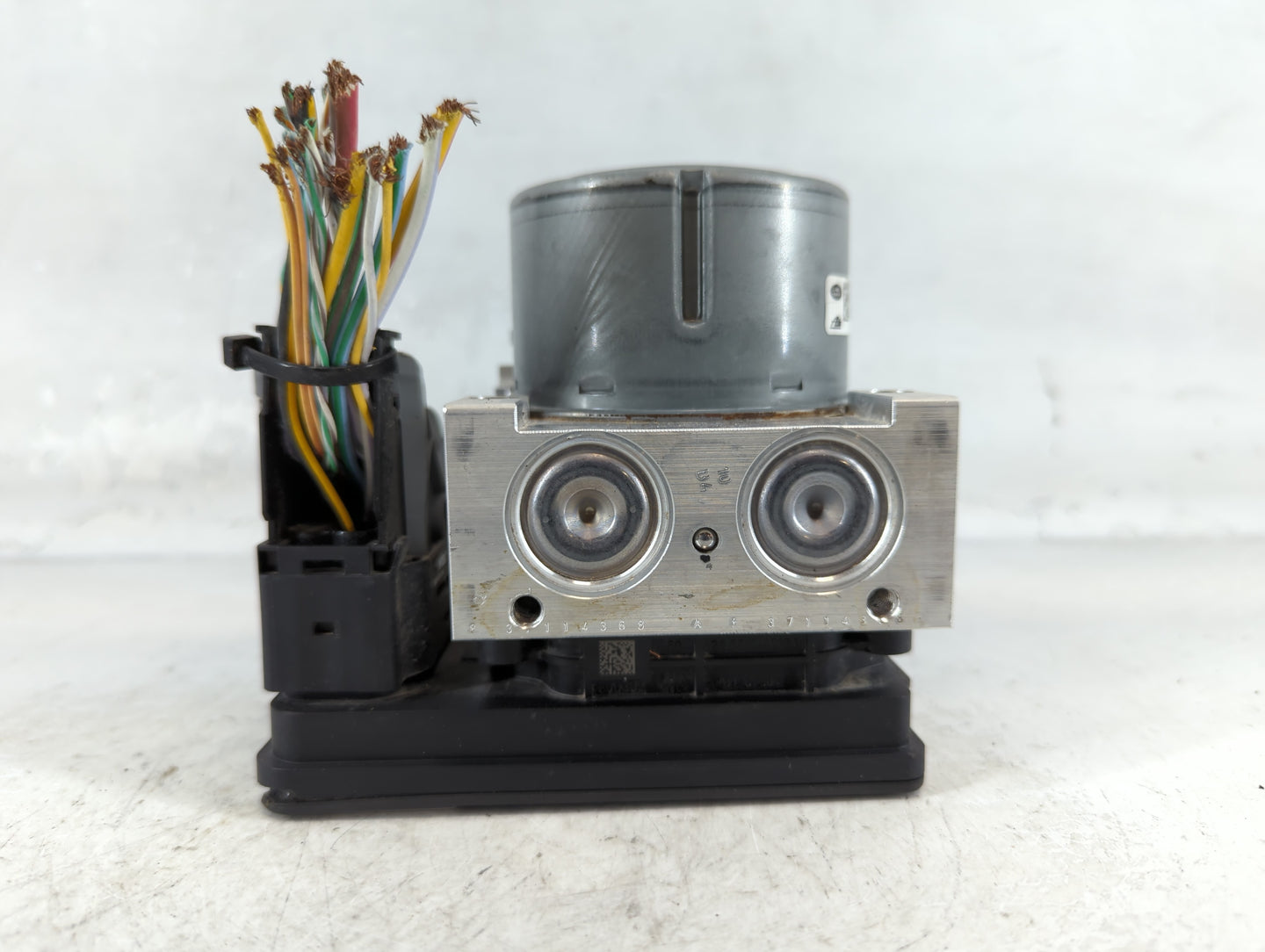 2020 Land Rover Discovery Sport ABS Pump Control Module Replacement P/N:KJ32-2C405-AB Fits OEM Used Auto Parts - Oemusedauto