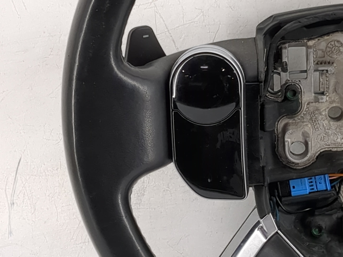 2020 Land Rover Range Rover Steering Wheel Oem Black - Oemusedautoparts1.com