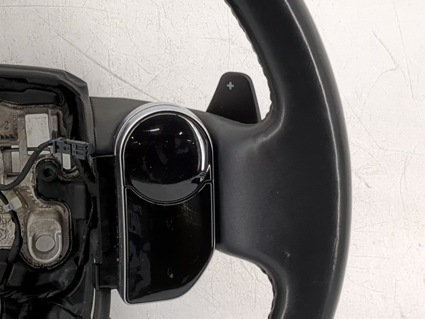 2020 Land Rover Range Rover Steering Wheel Oem Black - Oemusedautoparts1.com