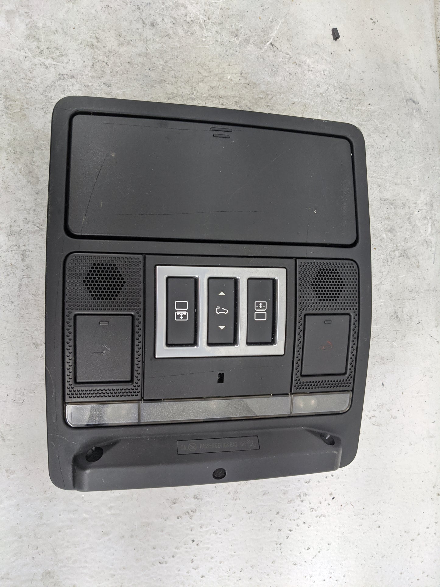 2020 Land Rover Range Rover Overhead Console W/rear Climate Control - Oemusedautoparts1.com