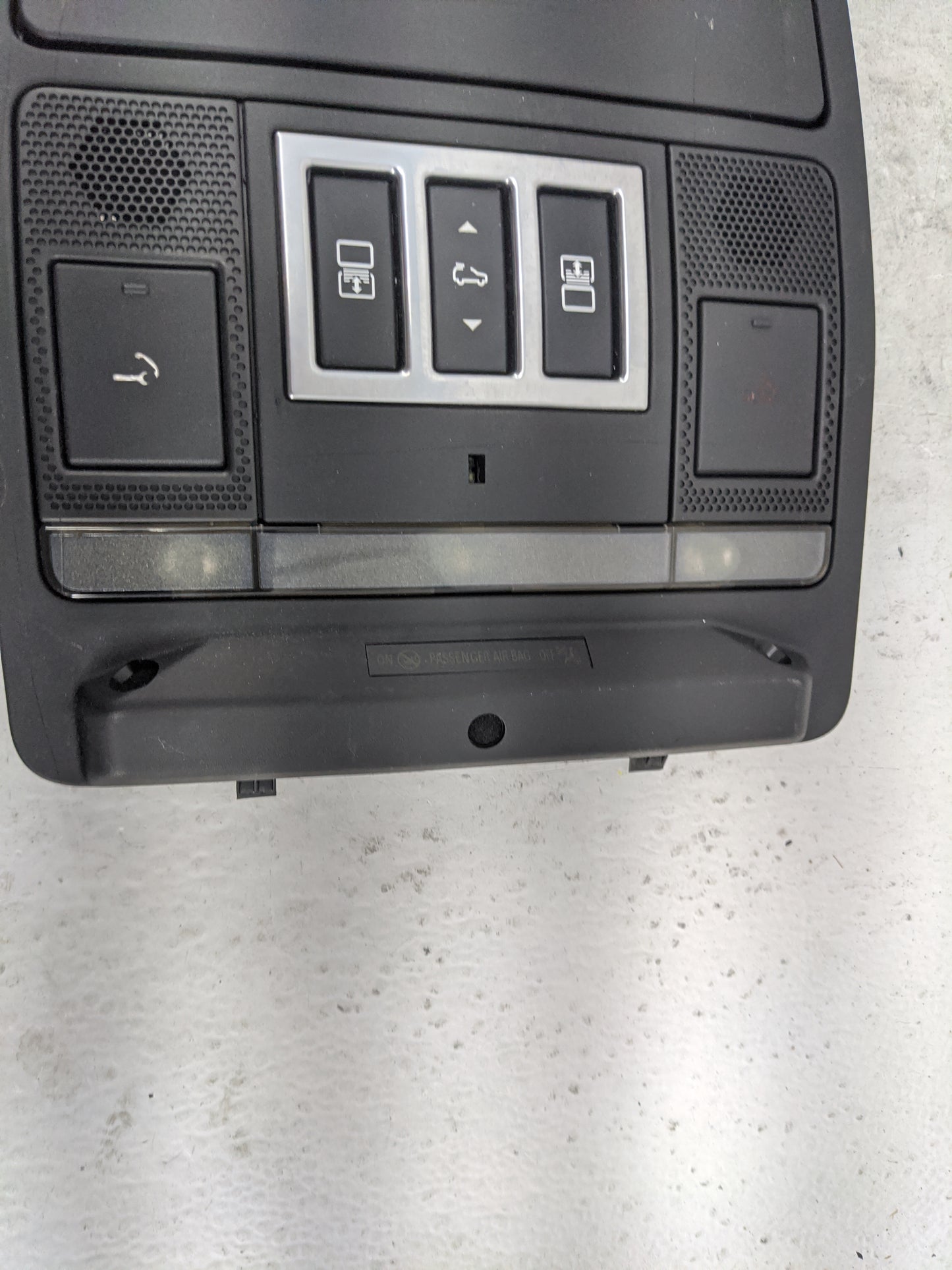 2020 Land Rover Range Rover Overhead Console W/rear Climate Control - Oemusedautoparts1.com