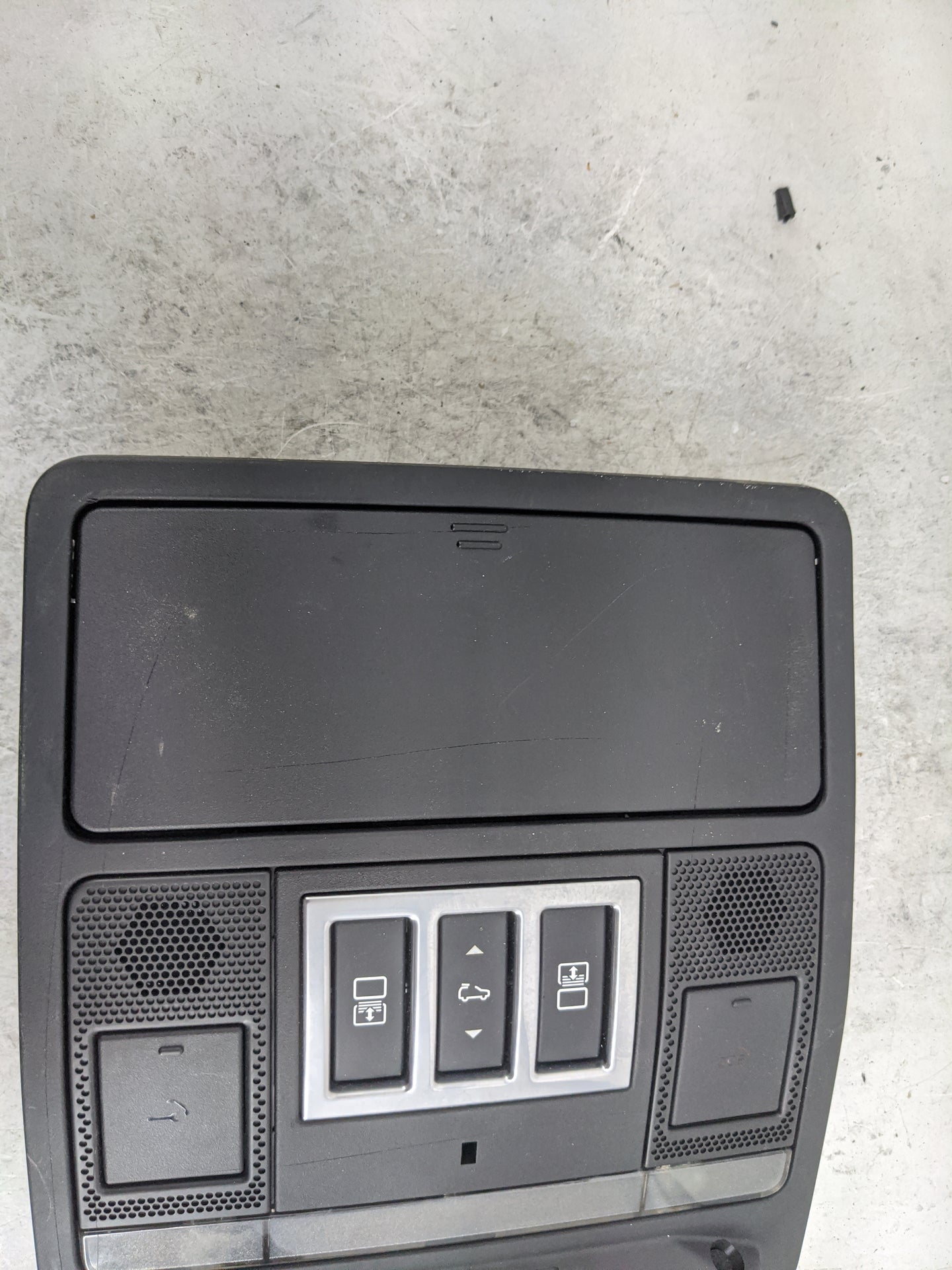 2020 Land Rover Range Rover Overhead Console W/rear Climate Control - Oemusedautoparts1.com