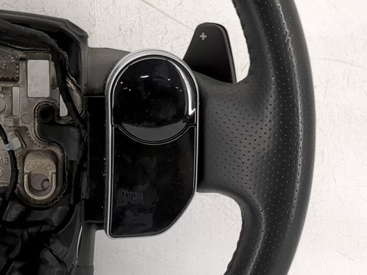 2020 Land Rover Range Rover Velar Steering Wheel Oem Black - Oemusedautoparts1.com