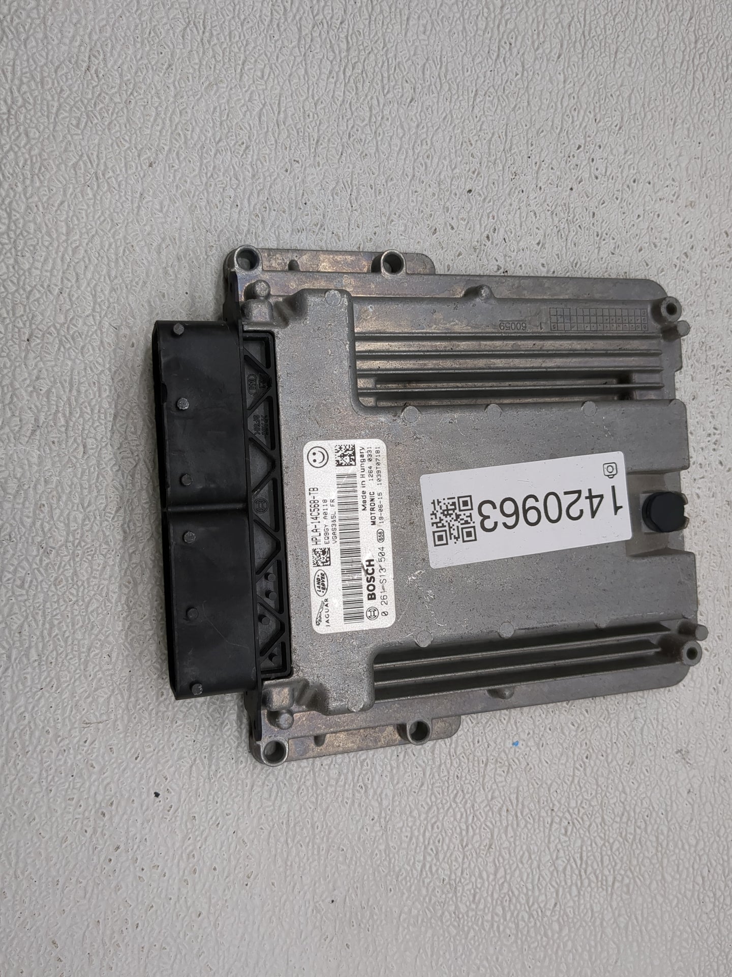 2020 Land Rover Velar PCM Engine Control Computer ECU ECM PCU OEM P/N:HPLA-14C568-TB 0261S13504 Fits Fits 2017 2018 2019 OEM