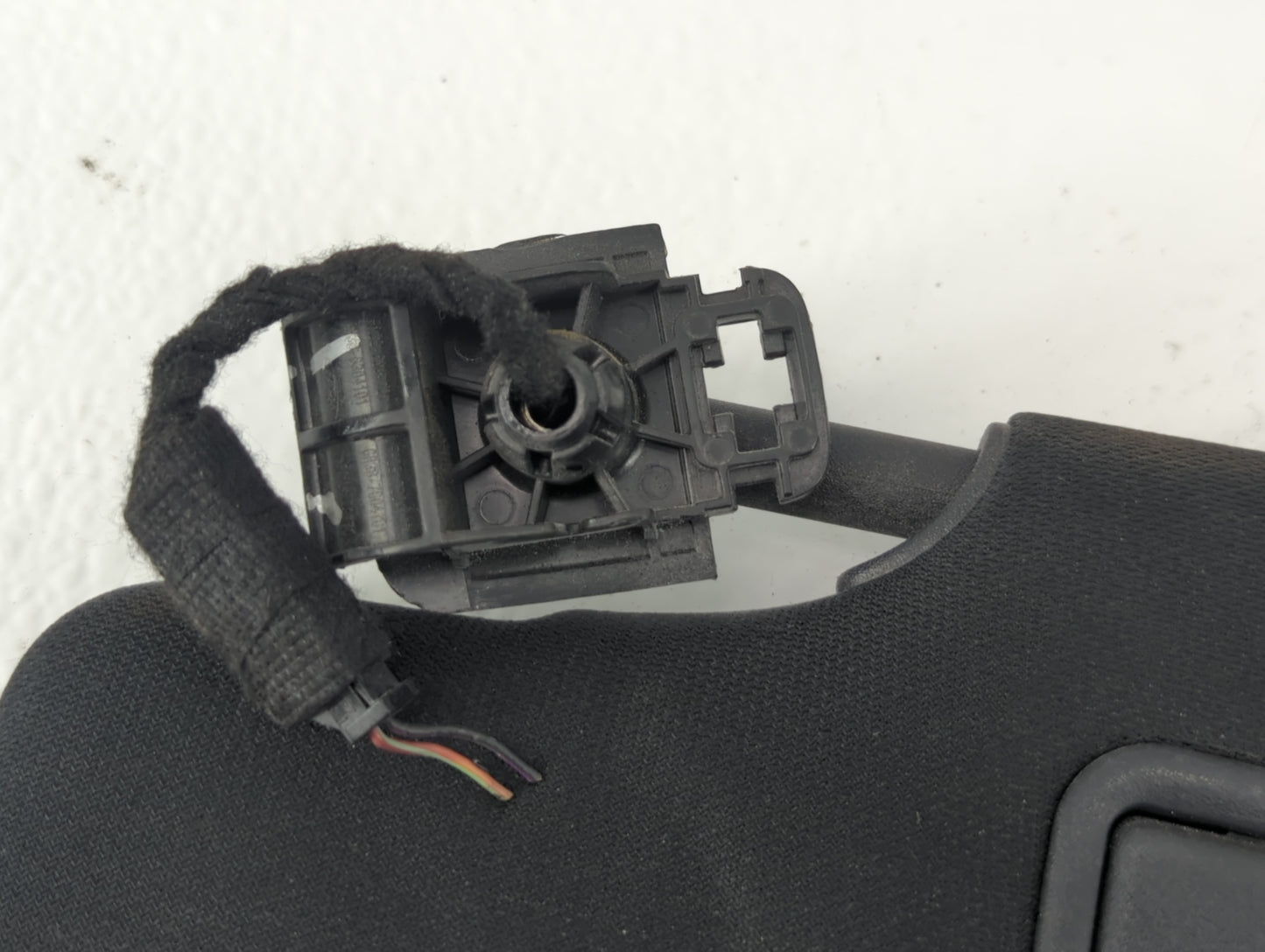 2020 Lincoln Aviator Sun Visor Shade Replacement Driver Left Mirror Fits OEM Used Auto Parts - Oemusedautoparts1.com