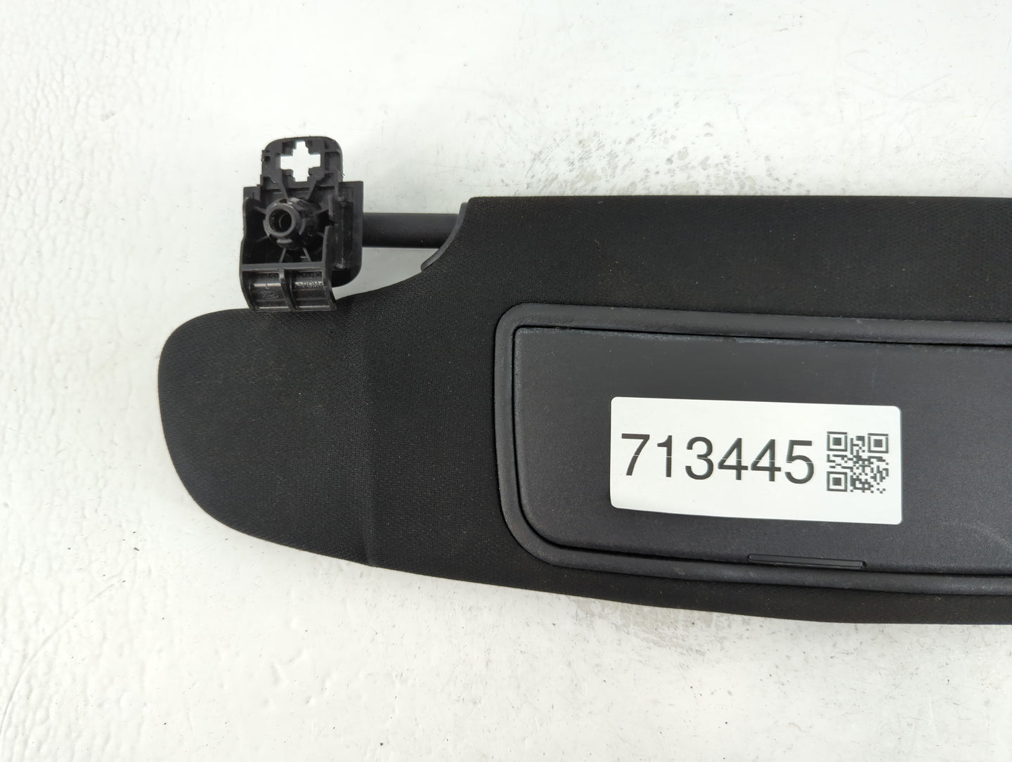 2020 Lincoln Aviator Sun Visor Shade Replacement Driver Left Mirror Fits OEM Used Auto Parts - Oemusedautoparts1.com