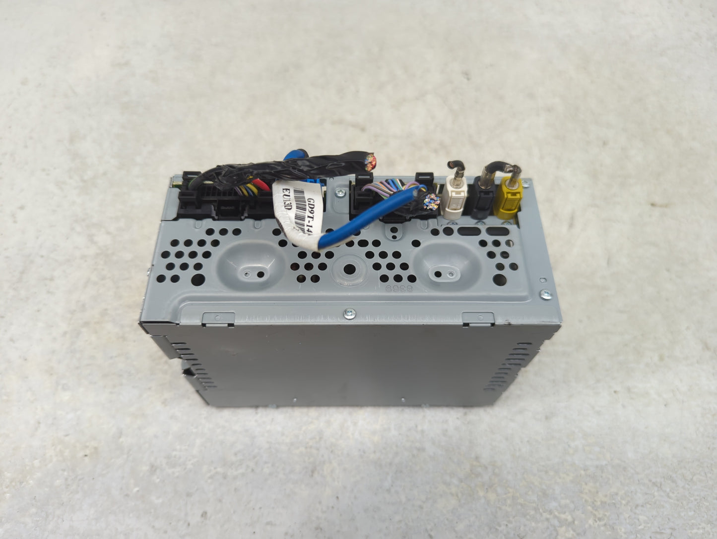 2020 Lincoln Continental Radio AM FM Cd Player Receiver Replacement P/N:KD9T-18D818-BD Fits OEM Used Auto Parts - Oemusedaut