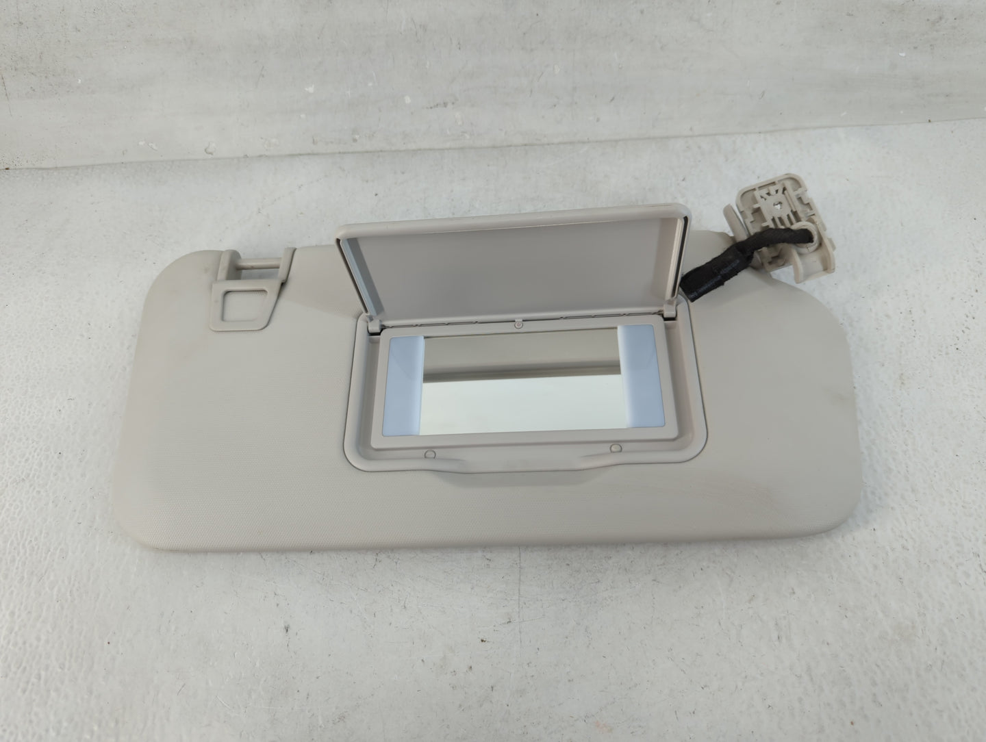 2020 Lincoln Corsair Sun Visor Shade Replacement Passenger Right Mirror Fits OEM Used Auto Parts - Oemusedautoparts1.com