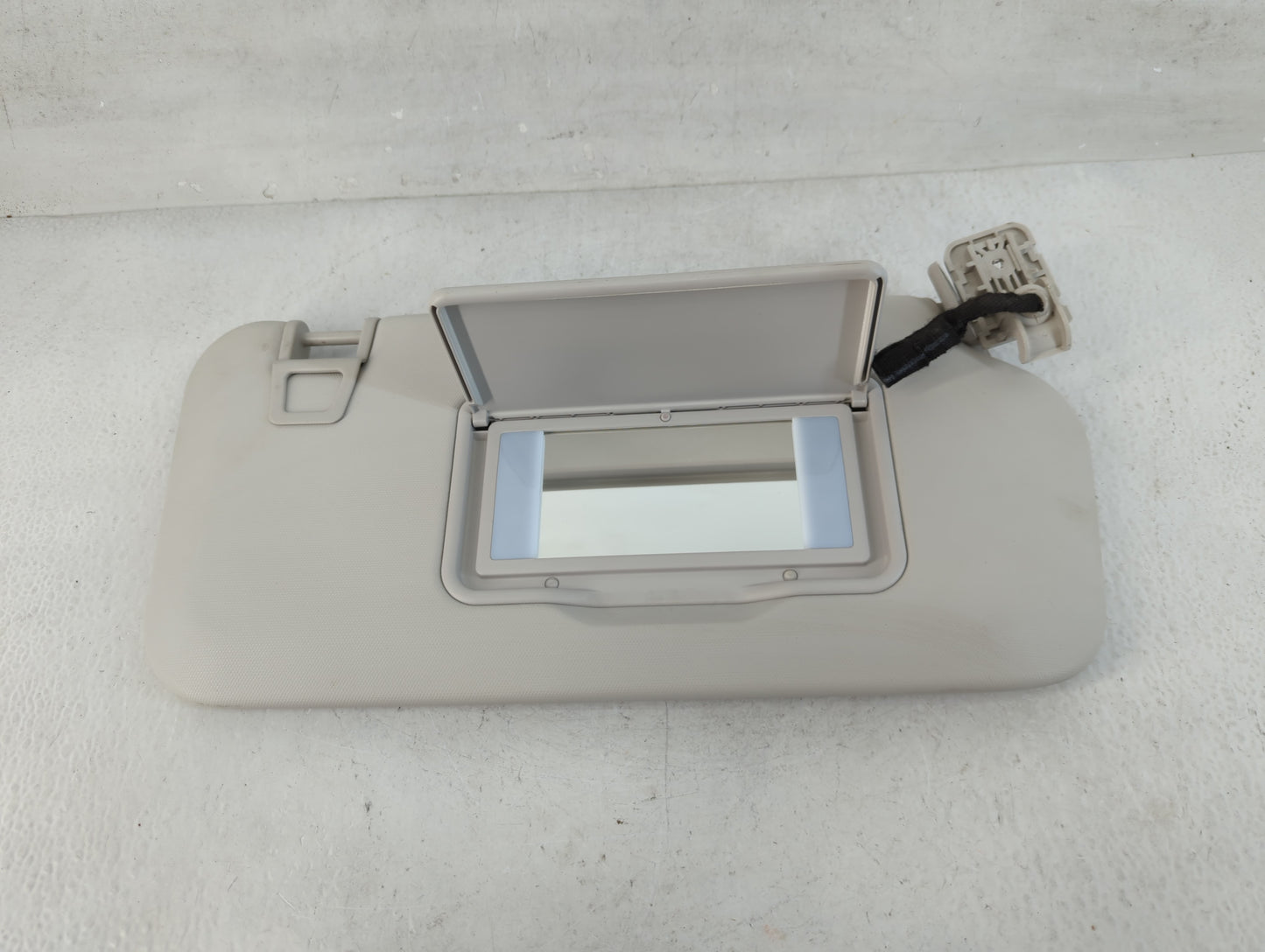 2020 Lincoln Corsair Sun Visor Shade Replacement Passenger Right Mirror Fits OEM Used Auto Parts - Oemusedautoparts1.com