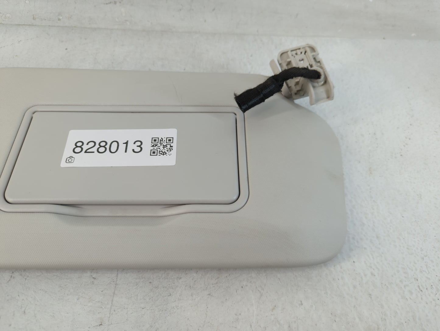 2020 Lincoln Corsair Sun Visor Shade Replacement Passenger Right Mirror Fits OEM Used Auto Parts - Oemusedautoparts1.com