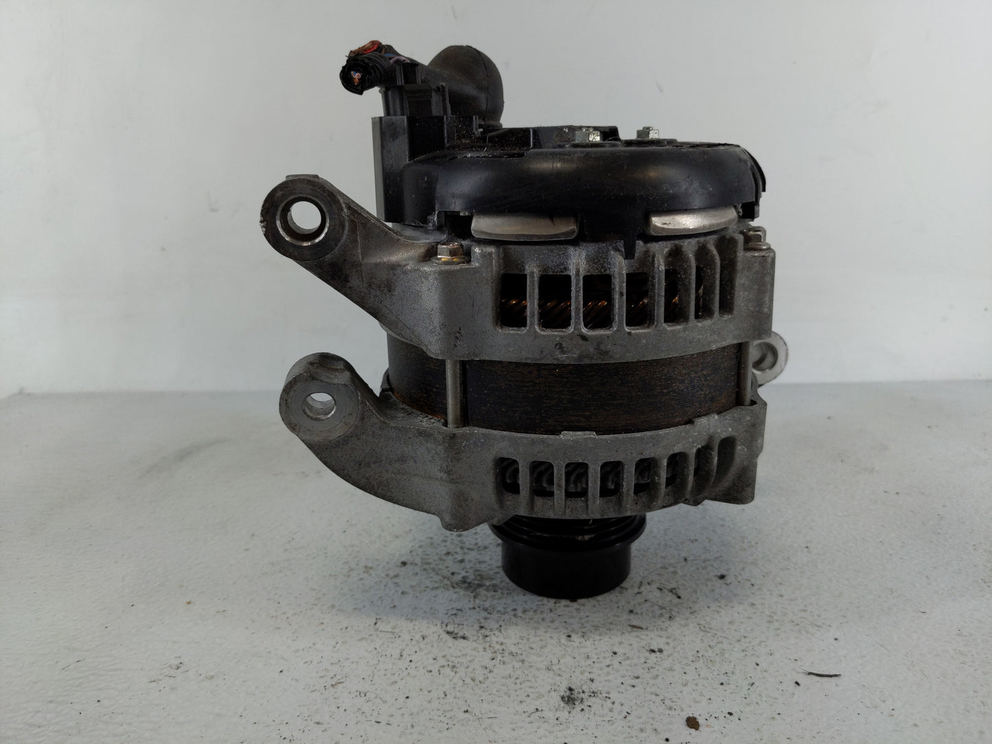 2015-2019 Lincoln Mkc Alternator Replacement Generator Charging Assembly Engine OEM P/N:G2GT-10300-JA G2GT-10300-BA Fits OEM