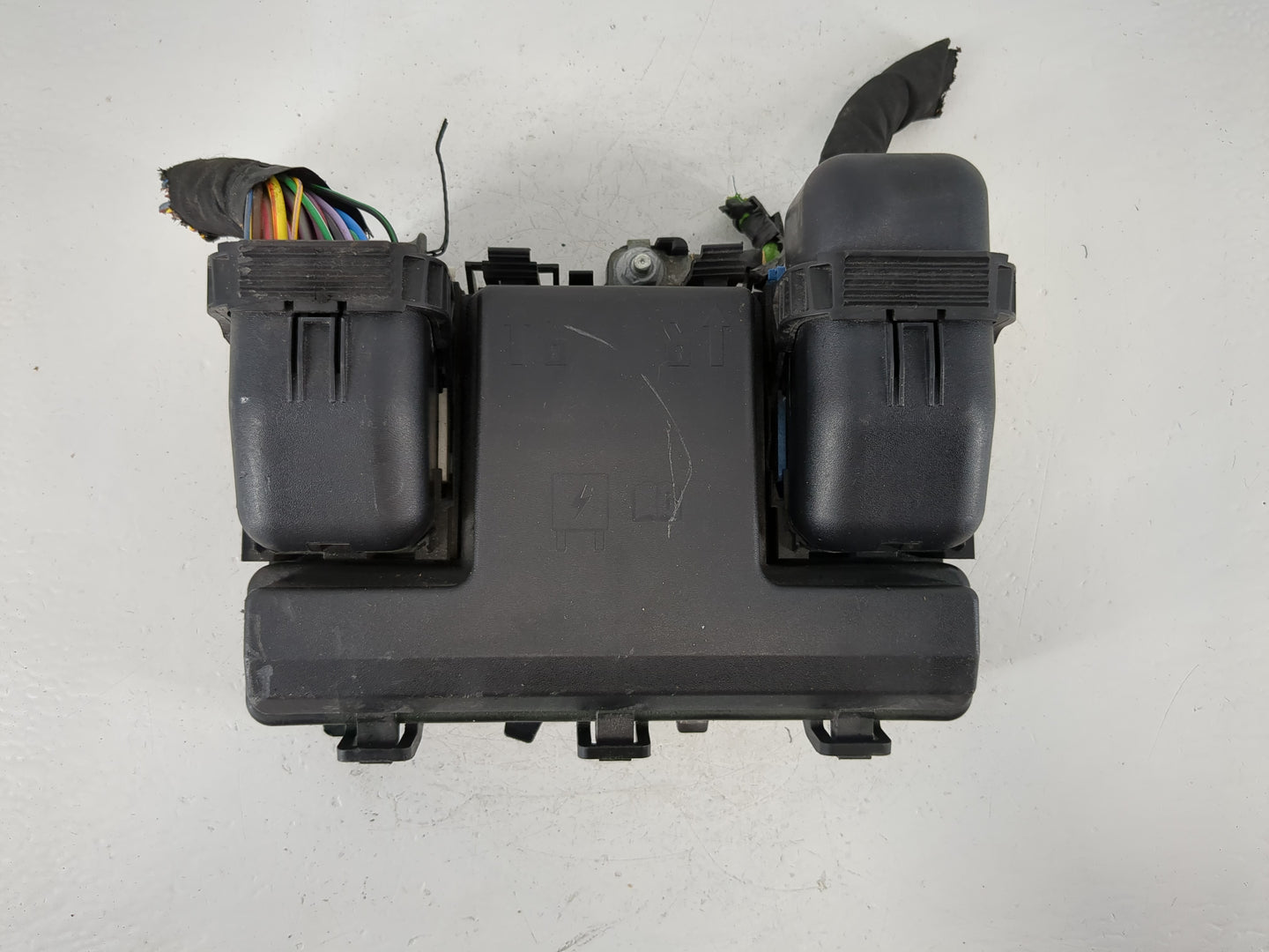 2017-2020 Lincoln Mkz Fusebox Fuse Box Panel Relay Module P/N:HG9T 14D068 BC Fits Fits 2017 2018 2019 2020 OEM Used Auto Par