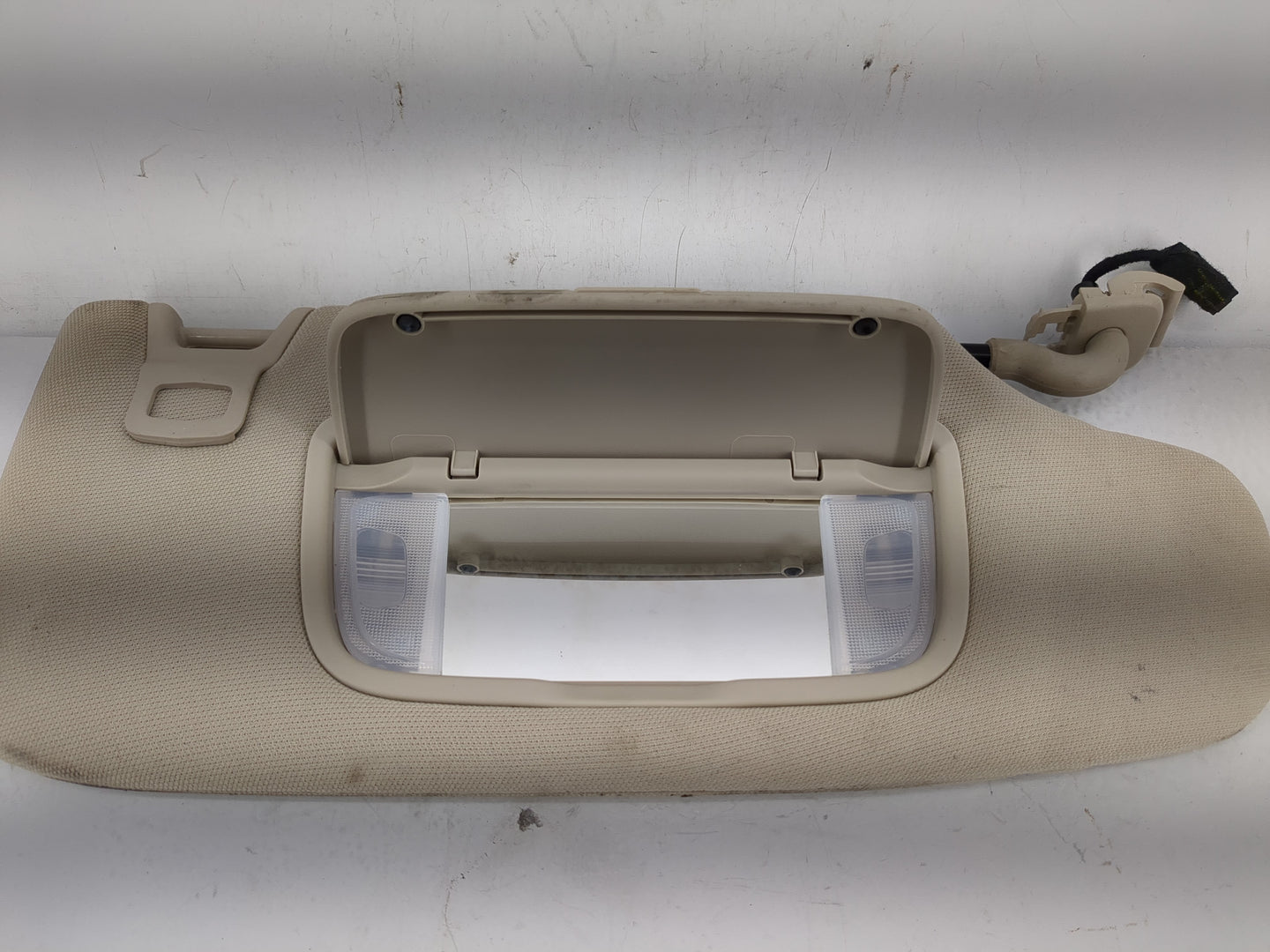 2018-2020 Lincoln Mkz Sun Visor Shade Replacement Driver Left Mirror Fits Fits 2018 2019 2020 OEM Used Auto Parts - Oemuseda
