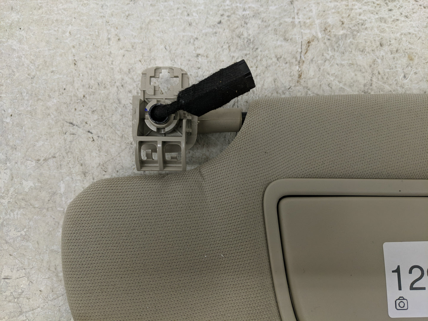 2018-2020 Lincoln Mkz Sun Visor Shade Replacement Driver Left Mirror Fits Fits 2017 2018 2019 2020 OEM Used Auto Parts - Oem