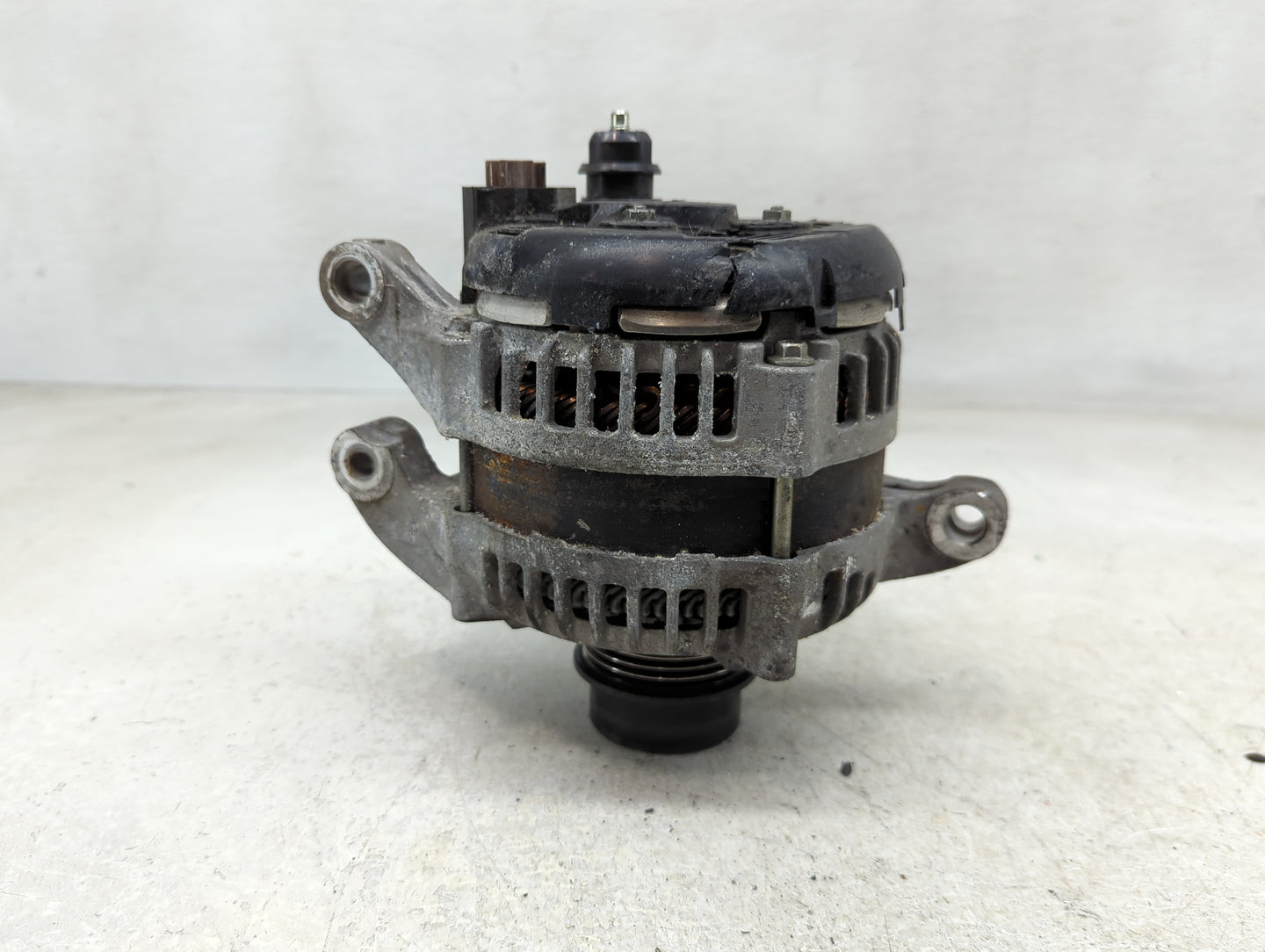 2013-2020 Lincoln Mkz Alternator Replacement Generator Charging Assembly Engine OEM P/N:G2GT-10300-JA Fits OEM Used Auto Par