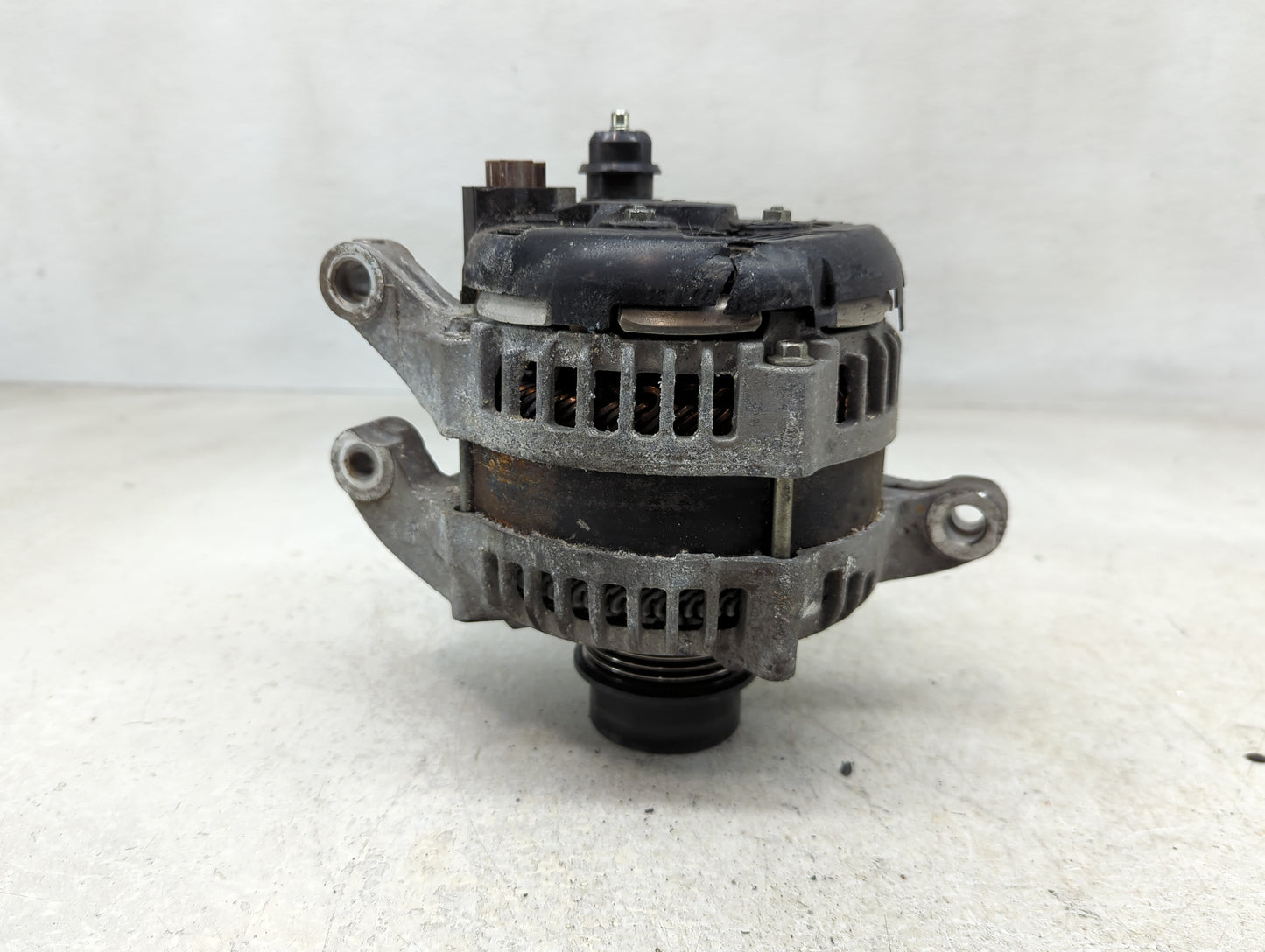 2013-2020 Lincoln Mkz Alternator Replacement Generator Charging Assembly Engine OEM P/N:G2GT-10300-JA Fits OEM Used Auto Par