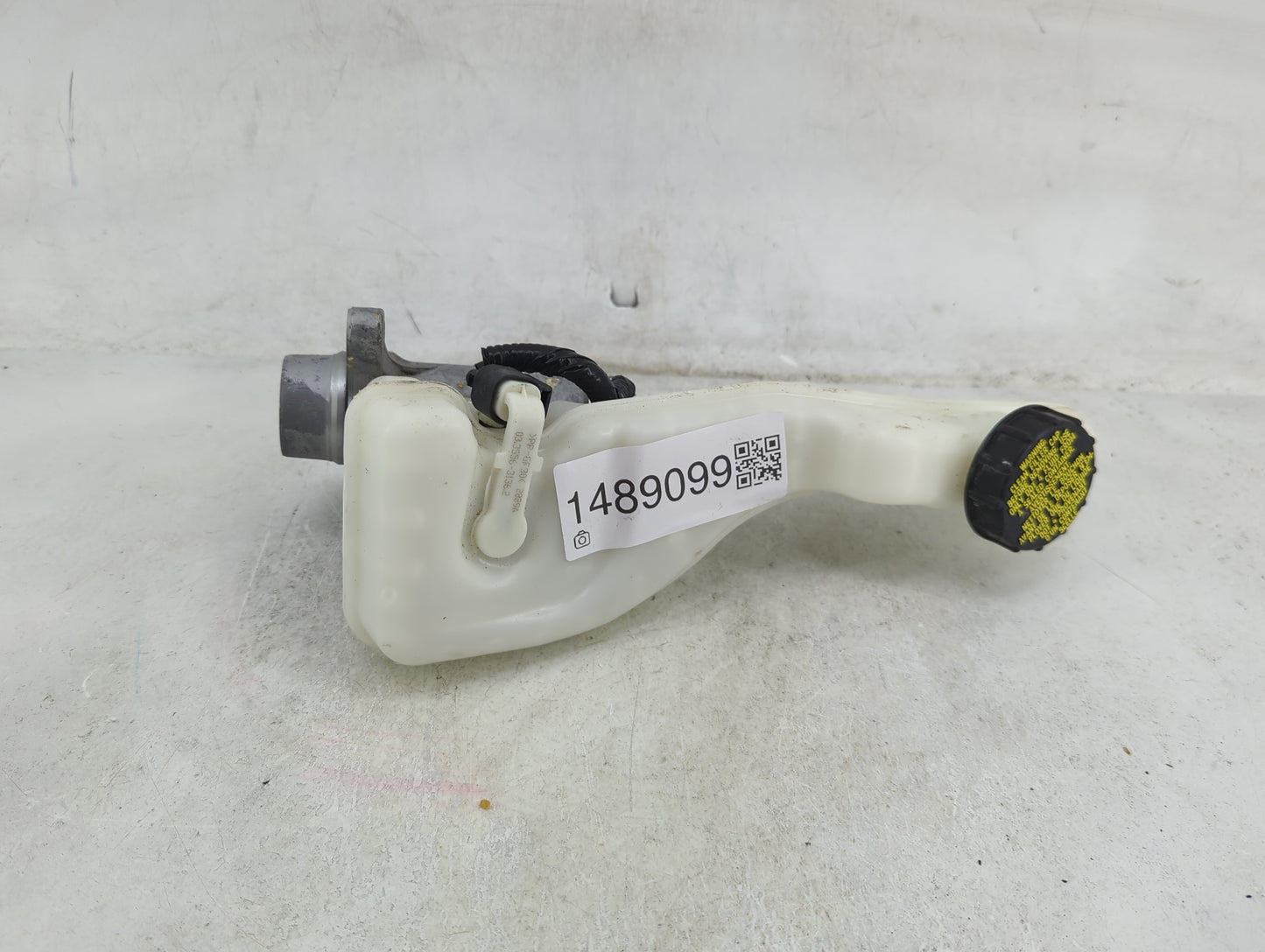 2020-2020 Lincoln Mkz Brake Master Cylinder - Oemusedautoparts1.com