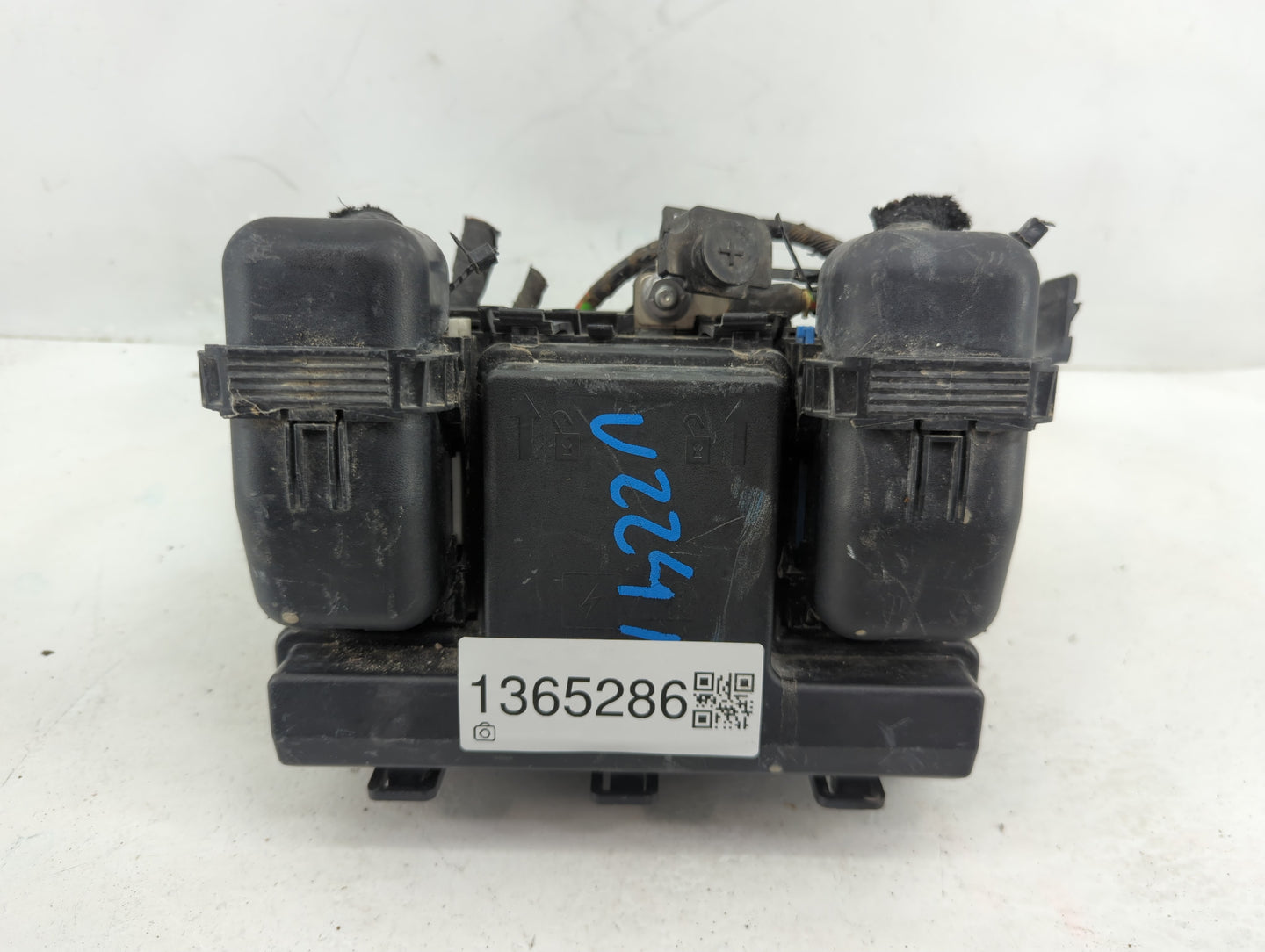 2019-2020 Lincoln Nautilus Fusebox Fuse Box Panel Relay Module P/N:G2GT14A075AA Fits Fits 2019 2020 OEM Used Auto Parts - Oe