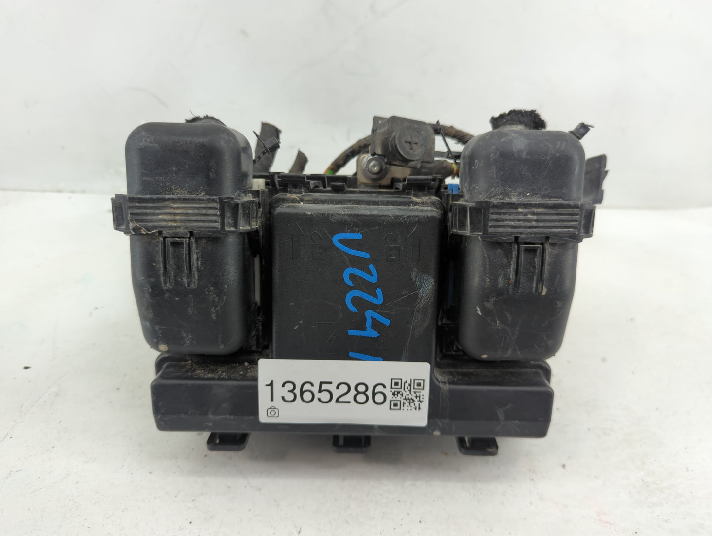 2019-2020 Lincoln Nautilus Fusebox Fuse Box Panel Relay Module P/N:G2GT14A075AA Fits Fits 2019 2020 OEM Used Auto Parts - Oe