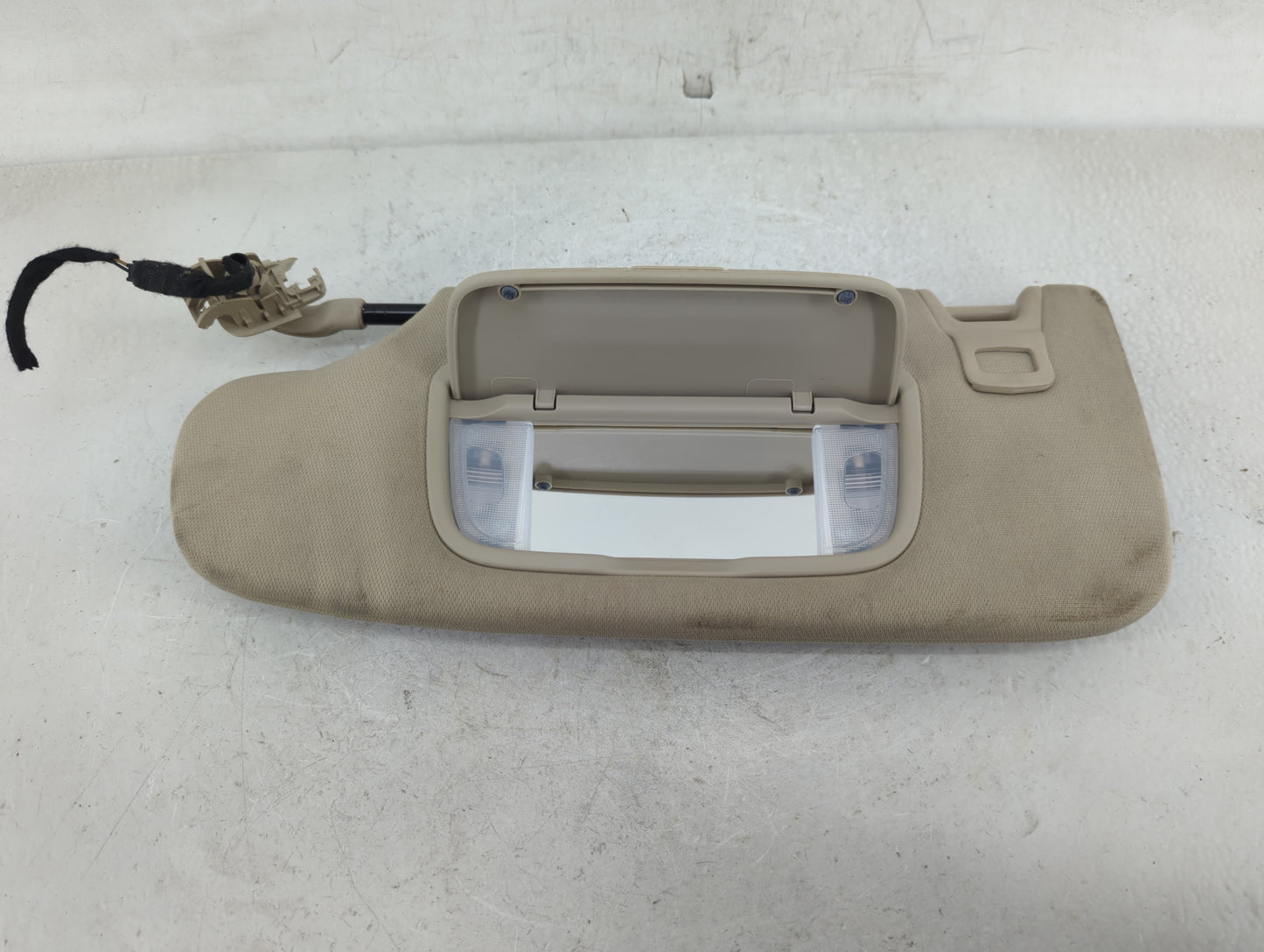 2020 Lincoln Nautilus Sun Visor Shade Replacement Driver Left Mirror Fits OEM Used Auto Parts - Oemusedautoparts1.com
