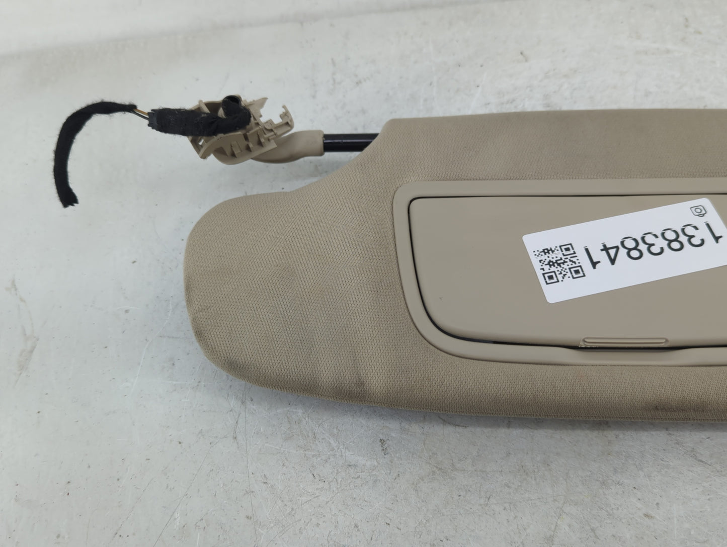 2020 Lincoln Nautilus Sun Visor Shade Replacement Driver Left Mirror Fits OEM Used Auto Parts - Oemusedautoparts1.com
