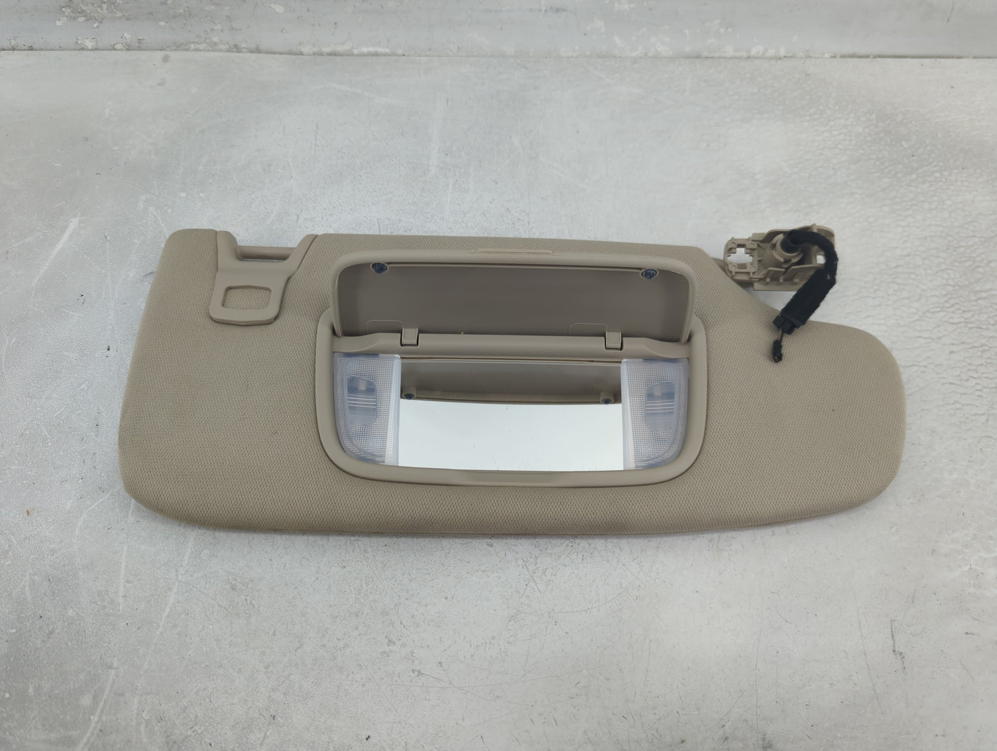 2020 Lincoln Nautilus Sun Visor Shade Replacement Passenger Right Mirror Fits OEM Used Auto Parts - Oemusedautoparts1.com