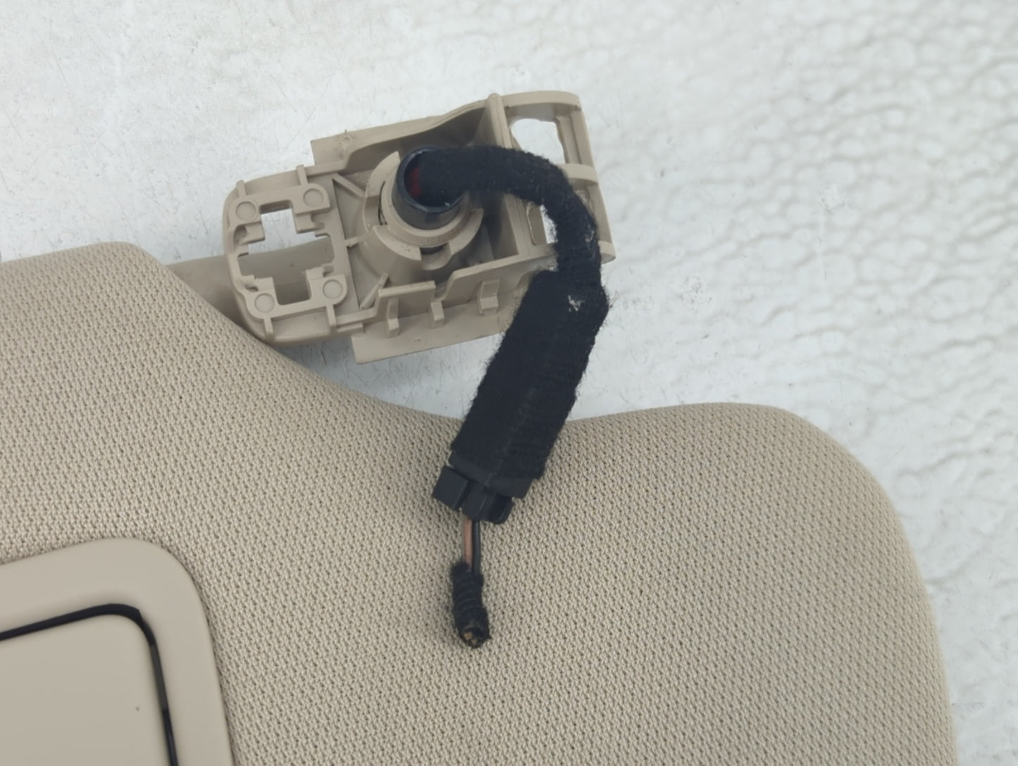 2020 Lincoln Nautilus Sun Visor Shade Replacement Passenger Right Mirror Fits OEM Used Auto Parts - Oemusedautoparts1.com