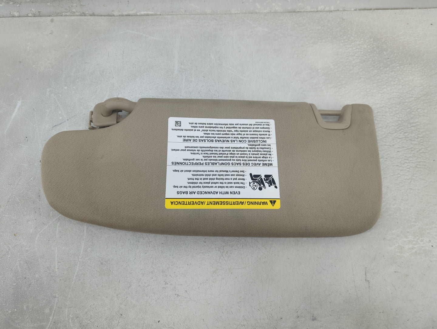 2020 Lincoln Nautilus Sun Visor Shade Replacement Passenger Right Mirror Fits OEM Used Auto Parts - Oemusedautoparts1.com