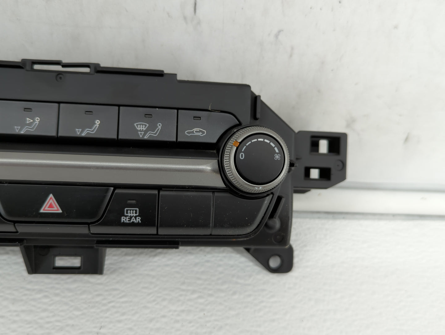 2019-2022 Mazda 3 Climate Control Module Temperature AC/Heater Replacement P/N:BDGF 61 190B Fits Fits 2019 2020 2021 2022 OE