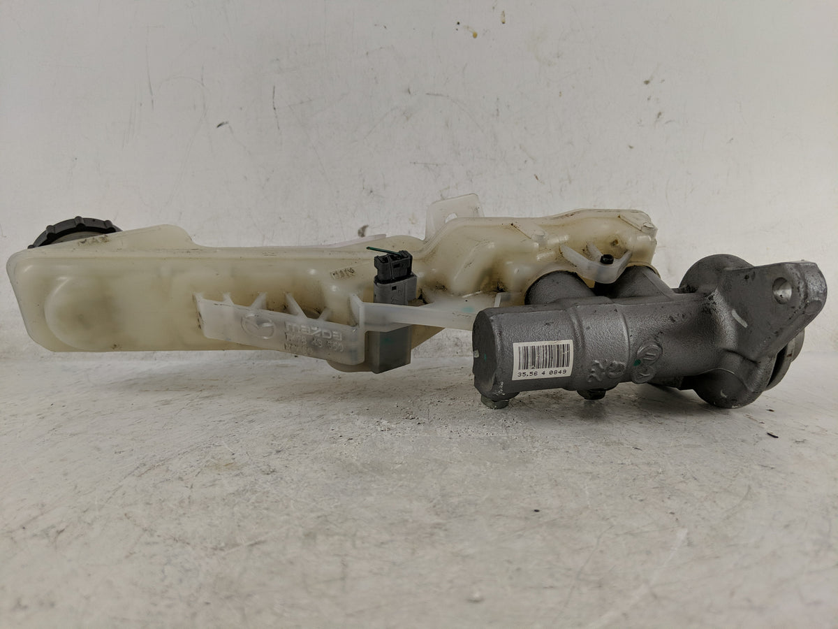 2016-2022 Mazda Cx-9 Brake Master Cylinder 1221118 - Oemusedautoparts1.com