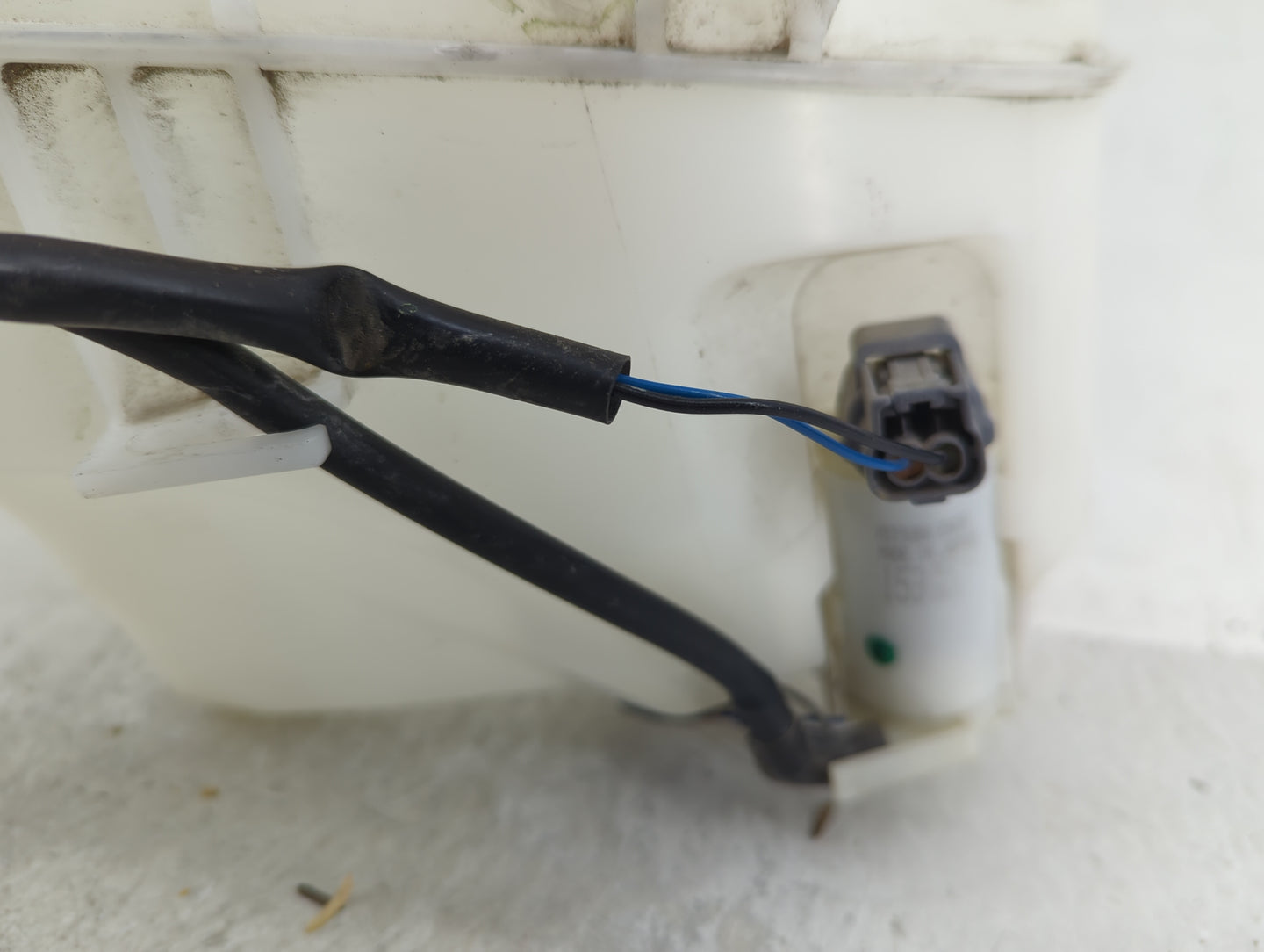 Mazda Miata Windshield Washer Fluid Reservoir Bottle Oem - Oemusedautoparts1.com