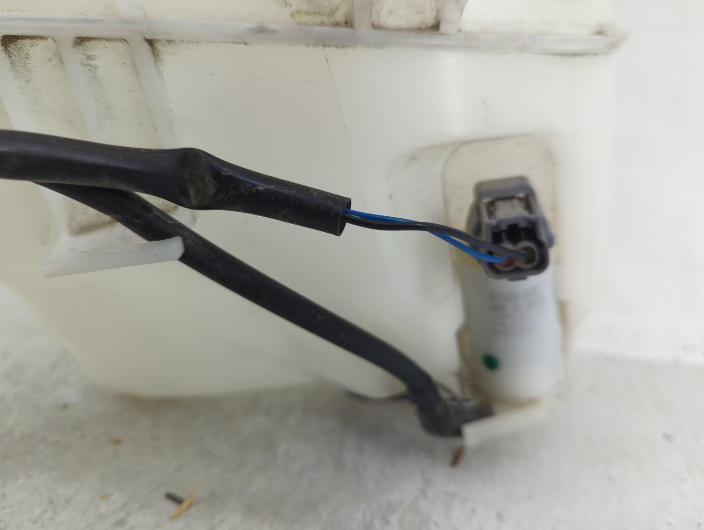 Mazda Miata Windshield Washer Fluid Reservoir Bottle Oem - Oemusedautoparts1.com