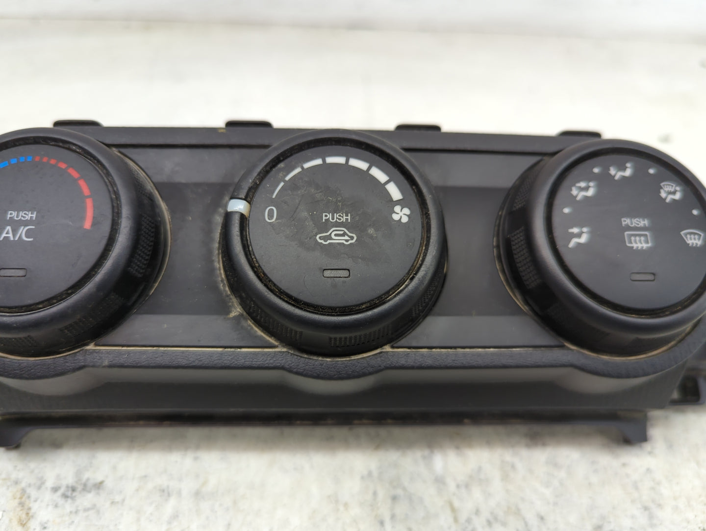 2020 Mazda Miata Climate Control Module Temperature AC/Heater Replacement P/N:NA1J 61 190C Fits Fits 2016 2017 2018 2019 202