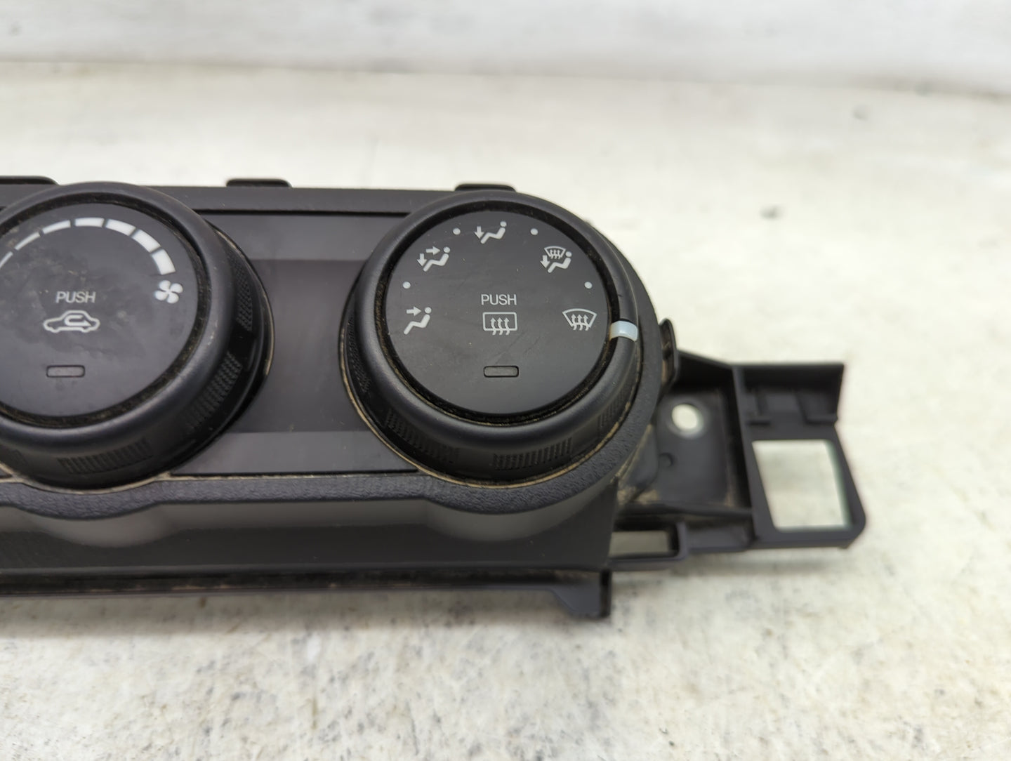 2020 Mazda Miata Climate Control Module Temperature AC/Heater Replacement P/N:NA1J 61 190C Fits Fits 2016 2017 2018 2019 202