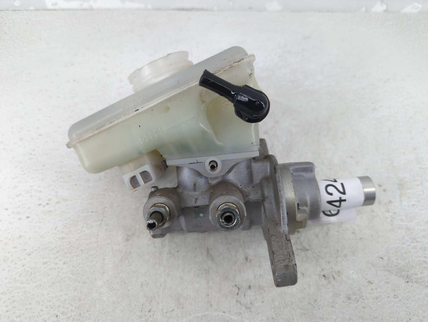 Mazda Miata Brake Master Cylinder - Oemusedautoparts1.com