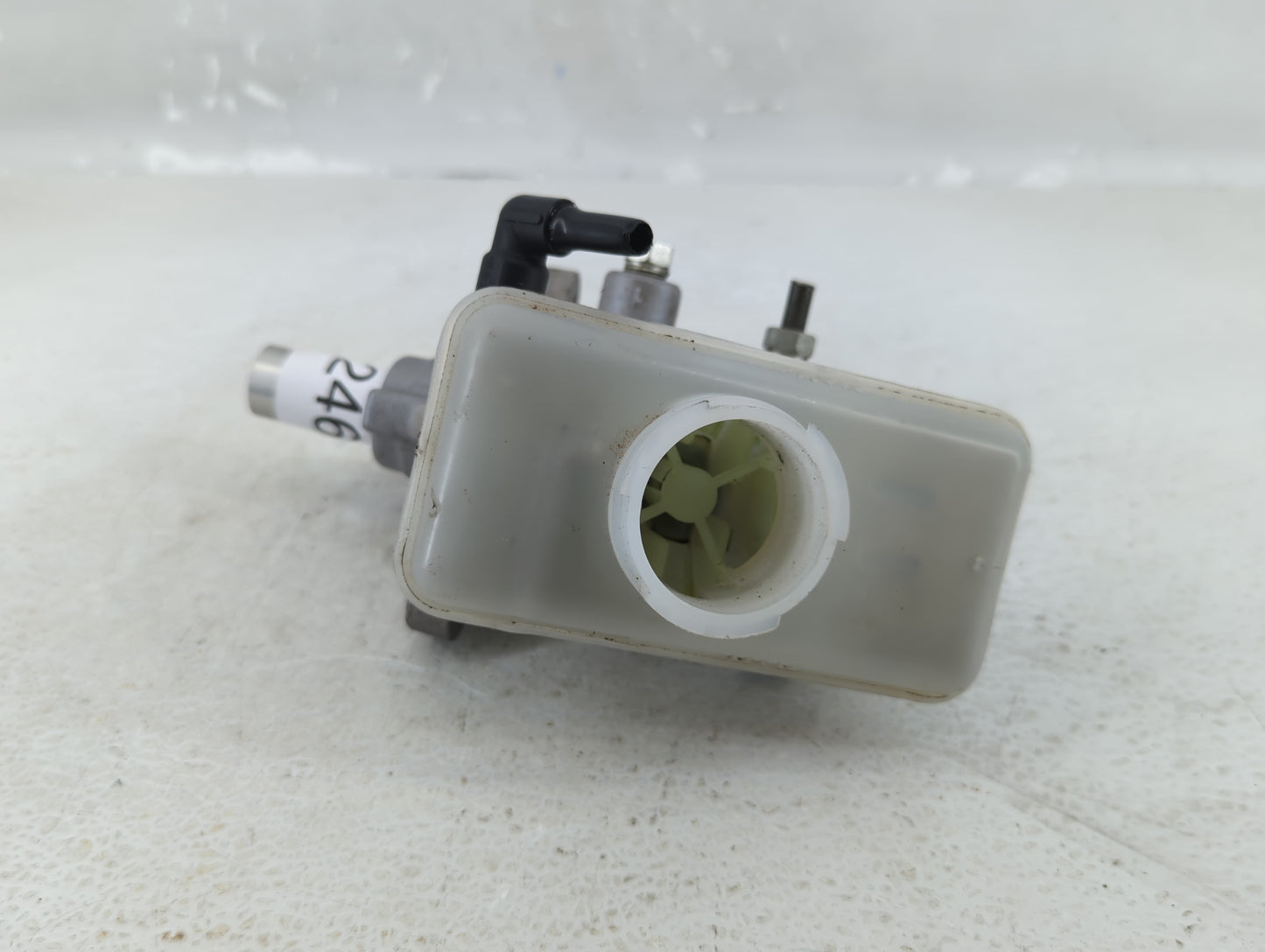 Mazda Miata Brake Master Cylinder - Oemusedautoparts1.com