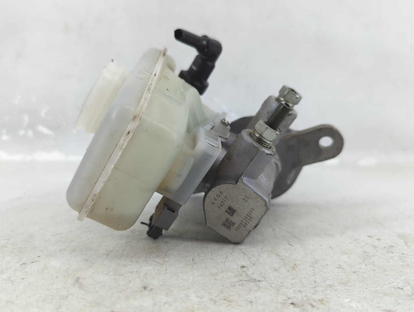 Mazda Miata Brake Master Cylinder - Oemusedautoparts1.com