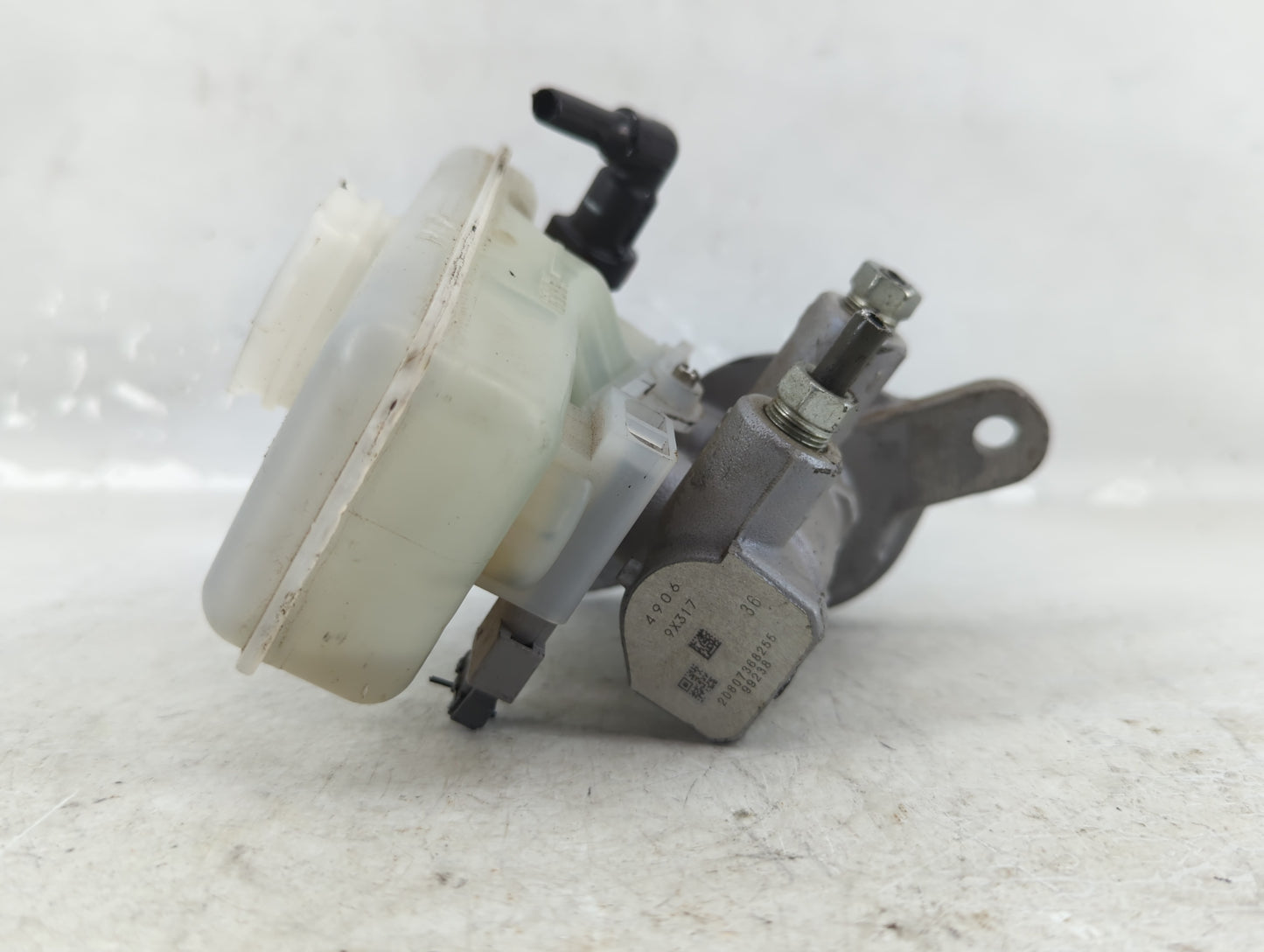 Mazda Miata Brake Master Cylinder - Oemusedautoparts1.com